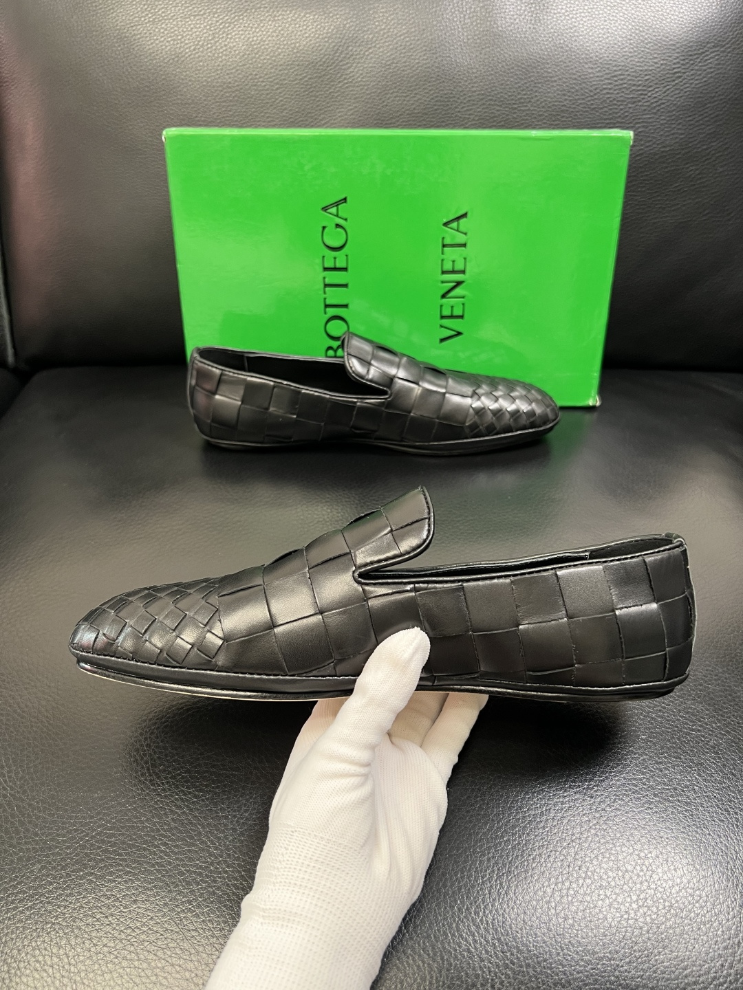 BOTTEGA VENETA 顶级代购 葆蝶家 专柜同步，鞋面意大利进口编织牛皮面料，透气牛皮内里舒适，