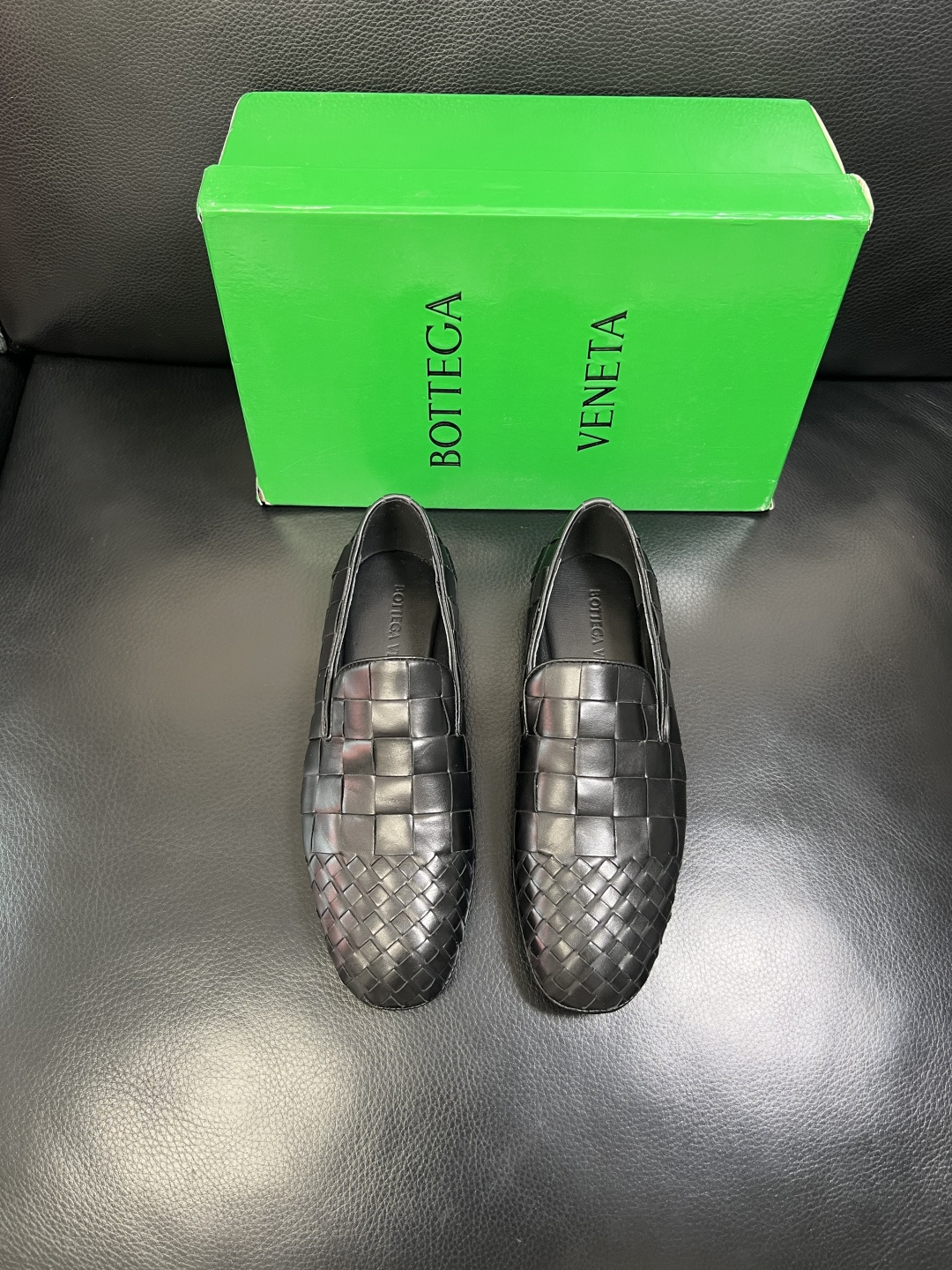 BOTTEGA VENETA 顶级代购 葆蝶家 专柜同步，鞋面意大利进口编织牛皮面料，透气牛皮内里舒适，