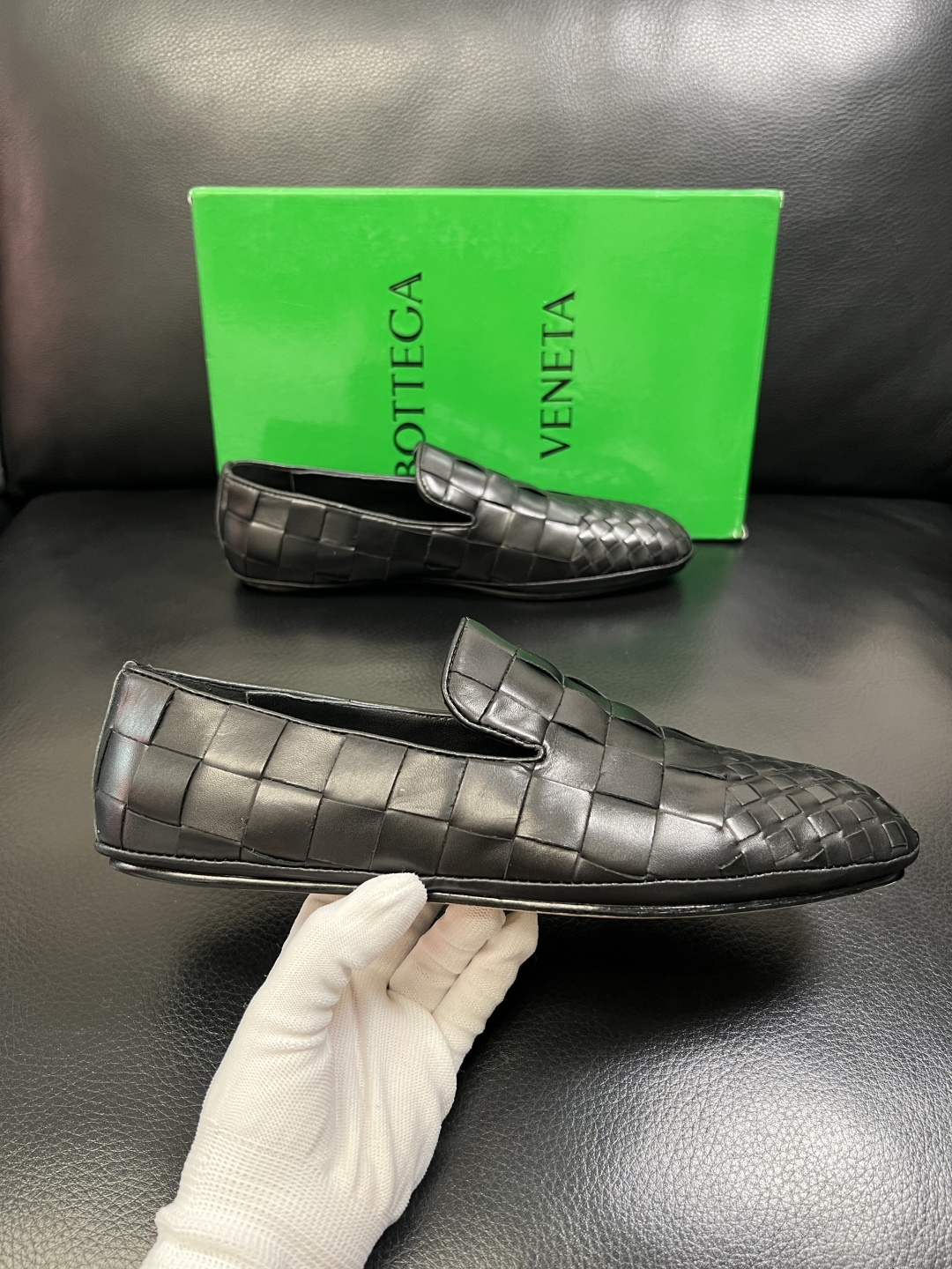 BOTTEGA VENETA 顶级代购 葆蝶家 专柜同步，鞋面意大利进口编织牛皮面料，透气牛皮内里舒适，