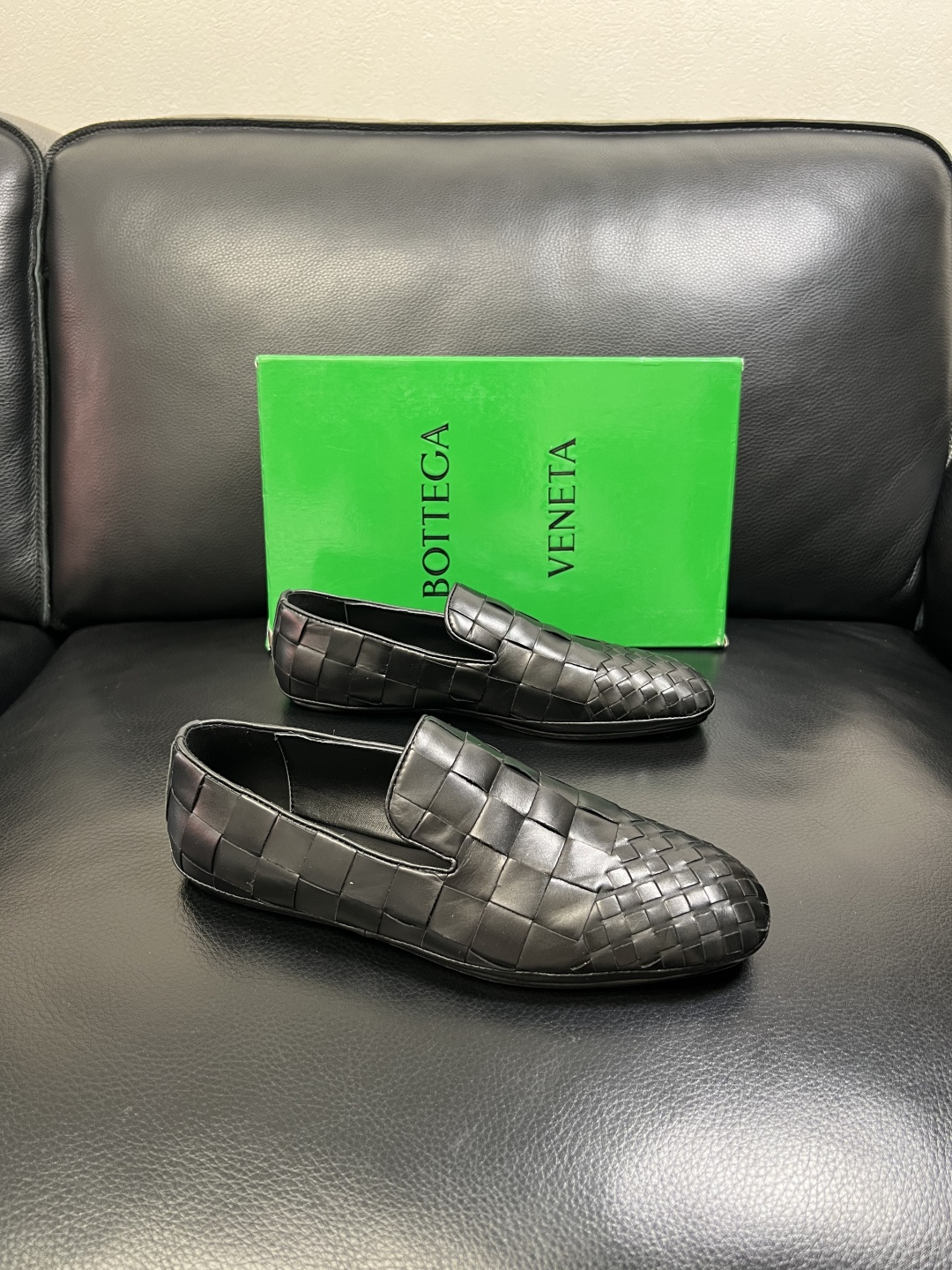 BOTTEGA VENETA 顶级代购 葆蝶家 专柜同步，鞋面意大利进口编织牛皮面料，透气牛皮内里舒适，