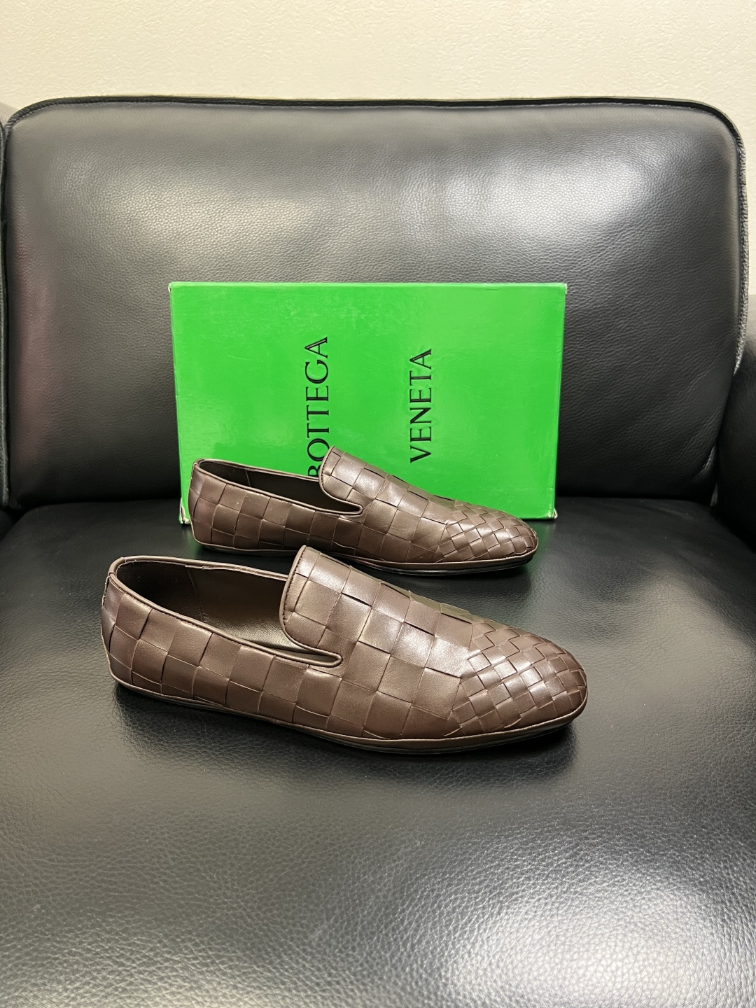 BOTTEGA VENETA 顶级代购 葆蝶家 专柜同步，鞋面意大利进口编织牛皮面料，透气牛皮内里舒适，