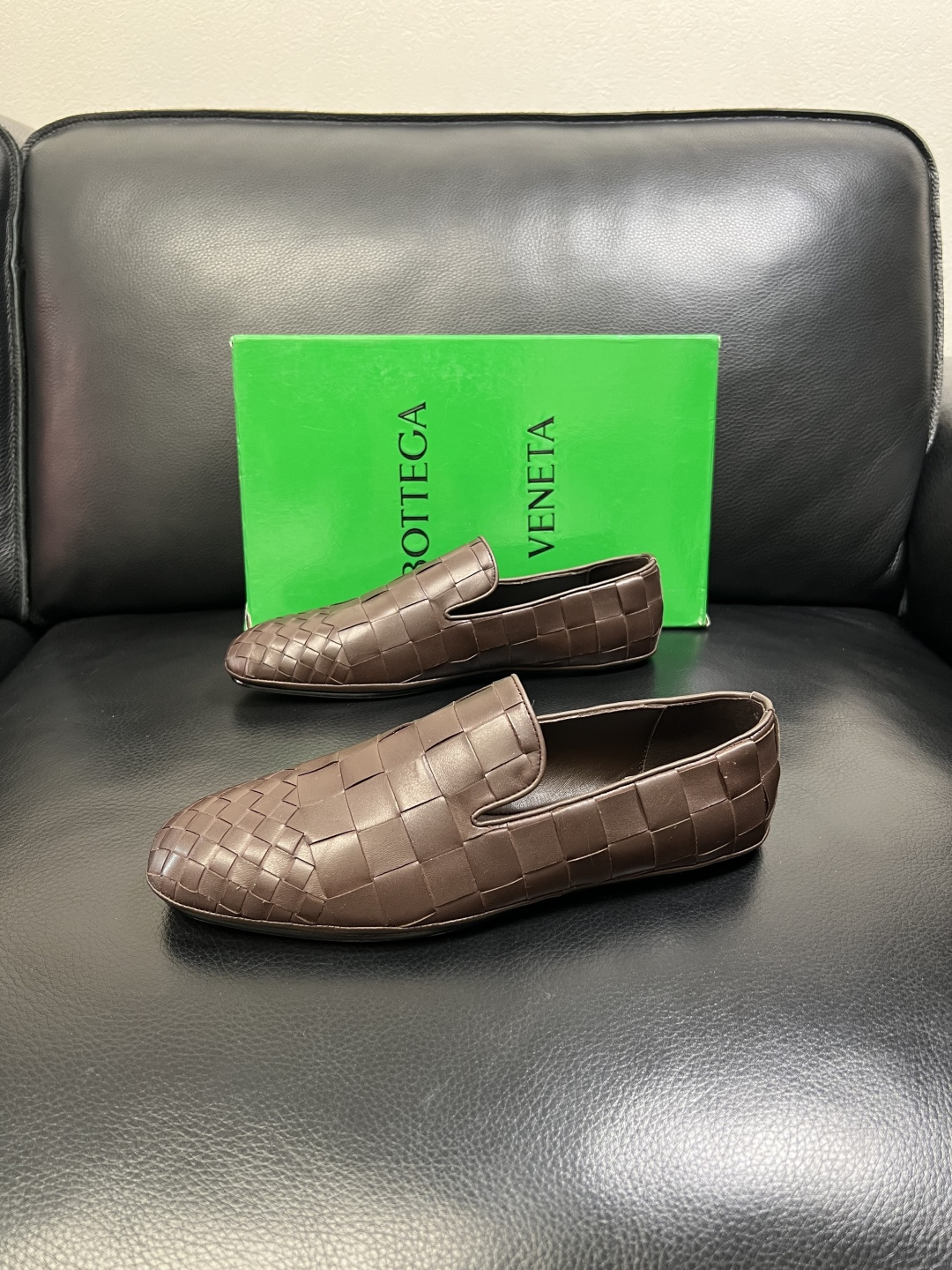 BOTTEGA VENETA 顶级代购 葆蝶家 专柜同步，鞋面意大利进口编织牛皮面料，透气牛皮内里舒适，