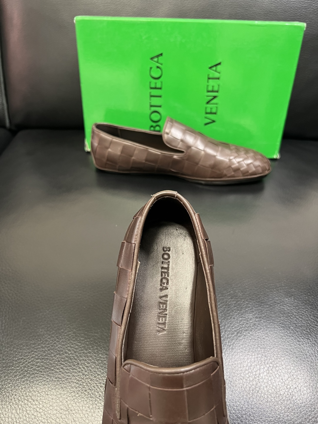 BOTTEGA VENETA 顶级代购 葆蝶家 专柜同步，鞋面意大利进口编织牛皮面料，透气牛皮内里舒适，