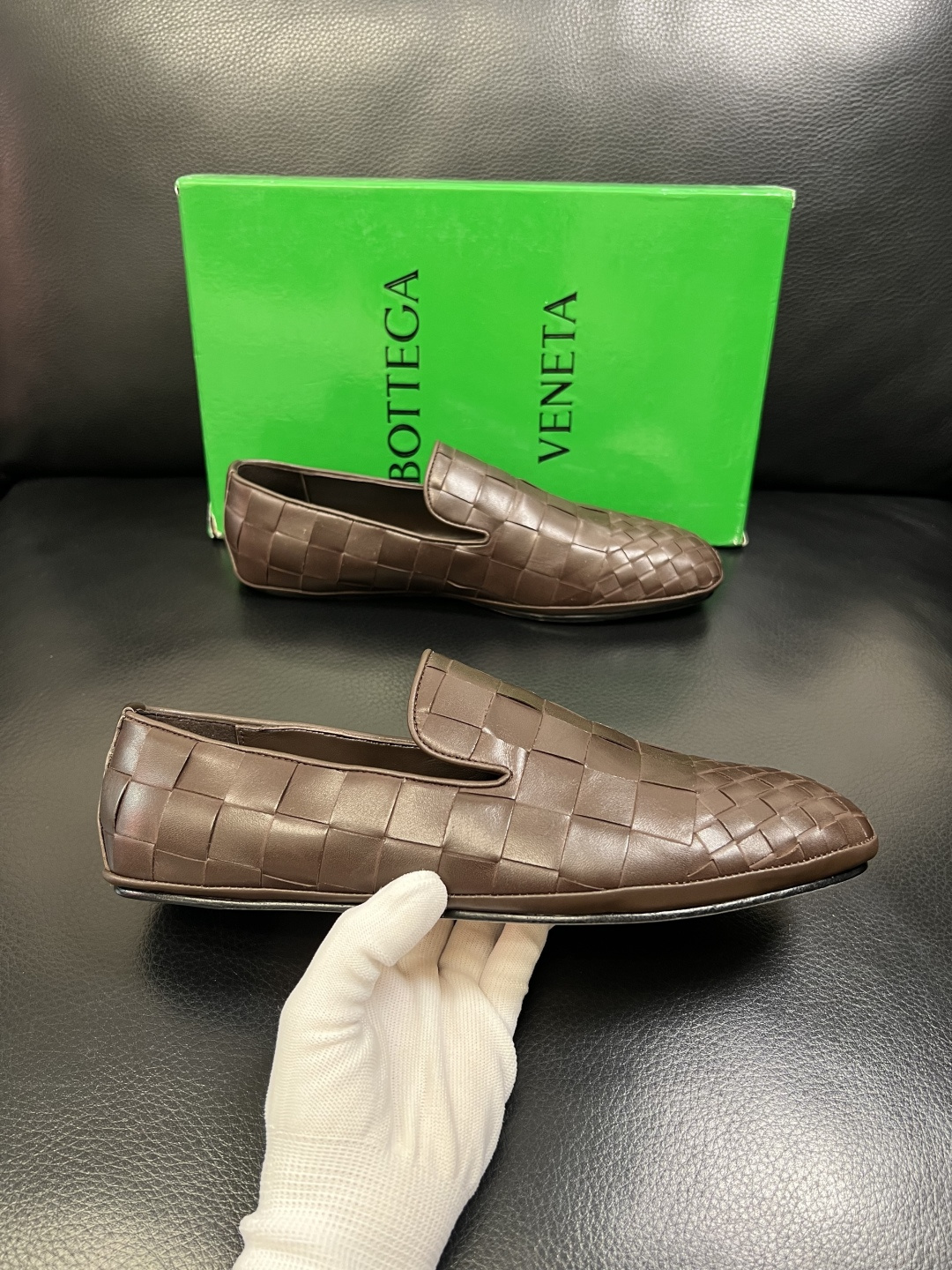 BOTTEGA VENETA 顶级代购 葆蝶家 专柜同步，鞋面意大利进口编织牛皮面料，透气牛皮内里舒适，
