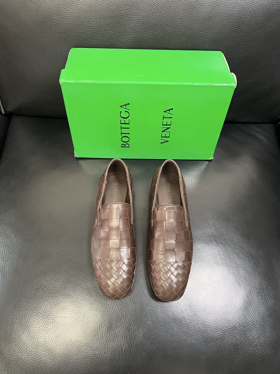 BOTTEGA VENETA 顶级代购 葆蝶家 专柜同步，鞋面意大利进口编织牛皮面料，透气牛皮内里舒适，