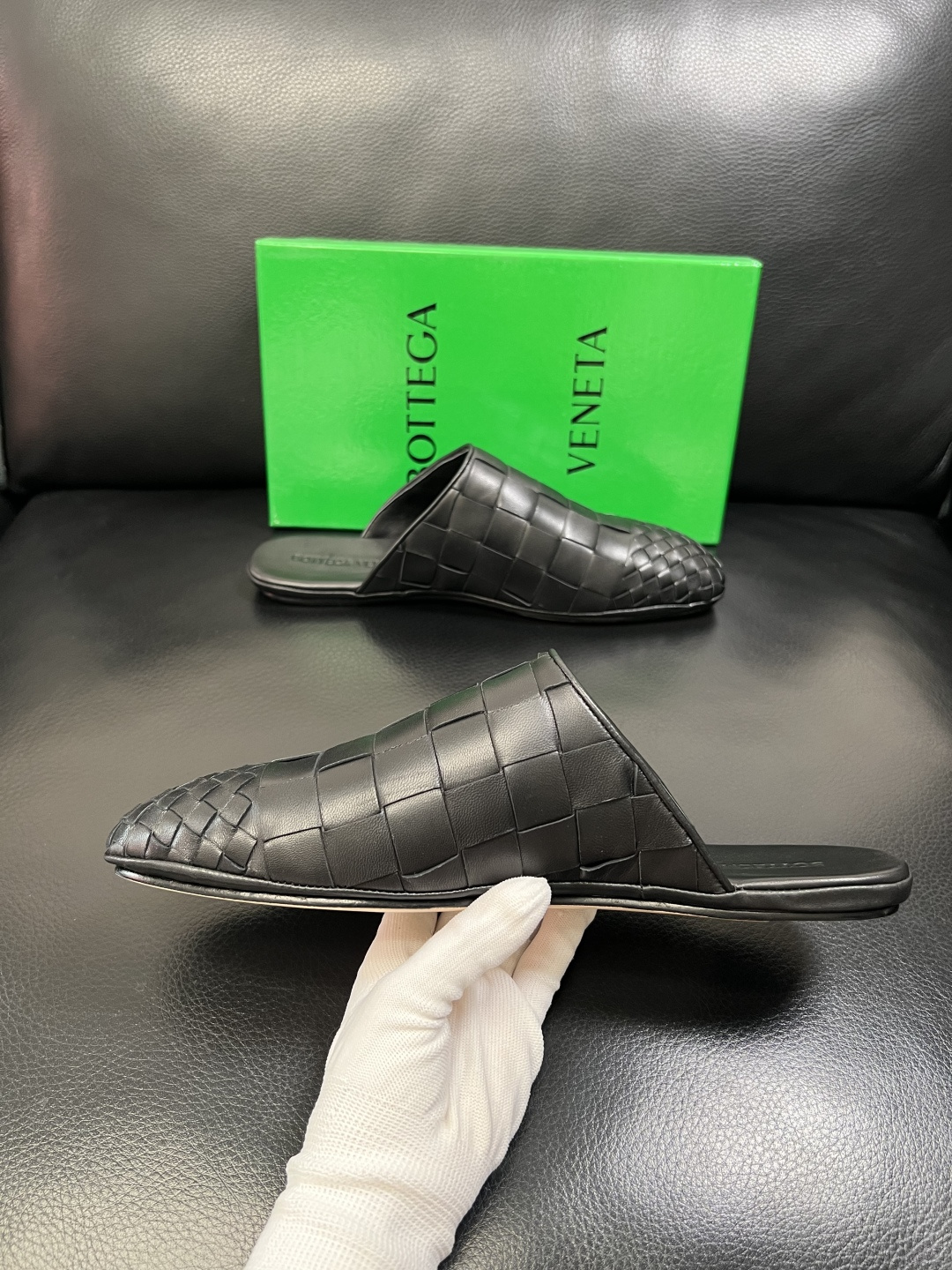 BOTTEGA VENETA 顶级代购 葆蝶家 专柜同步，鞋面意大利进口编织牛皮面料，透气牛皮内里舒适，