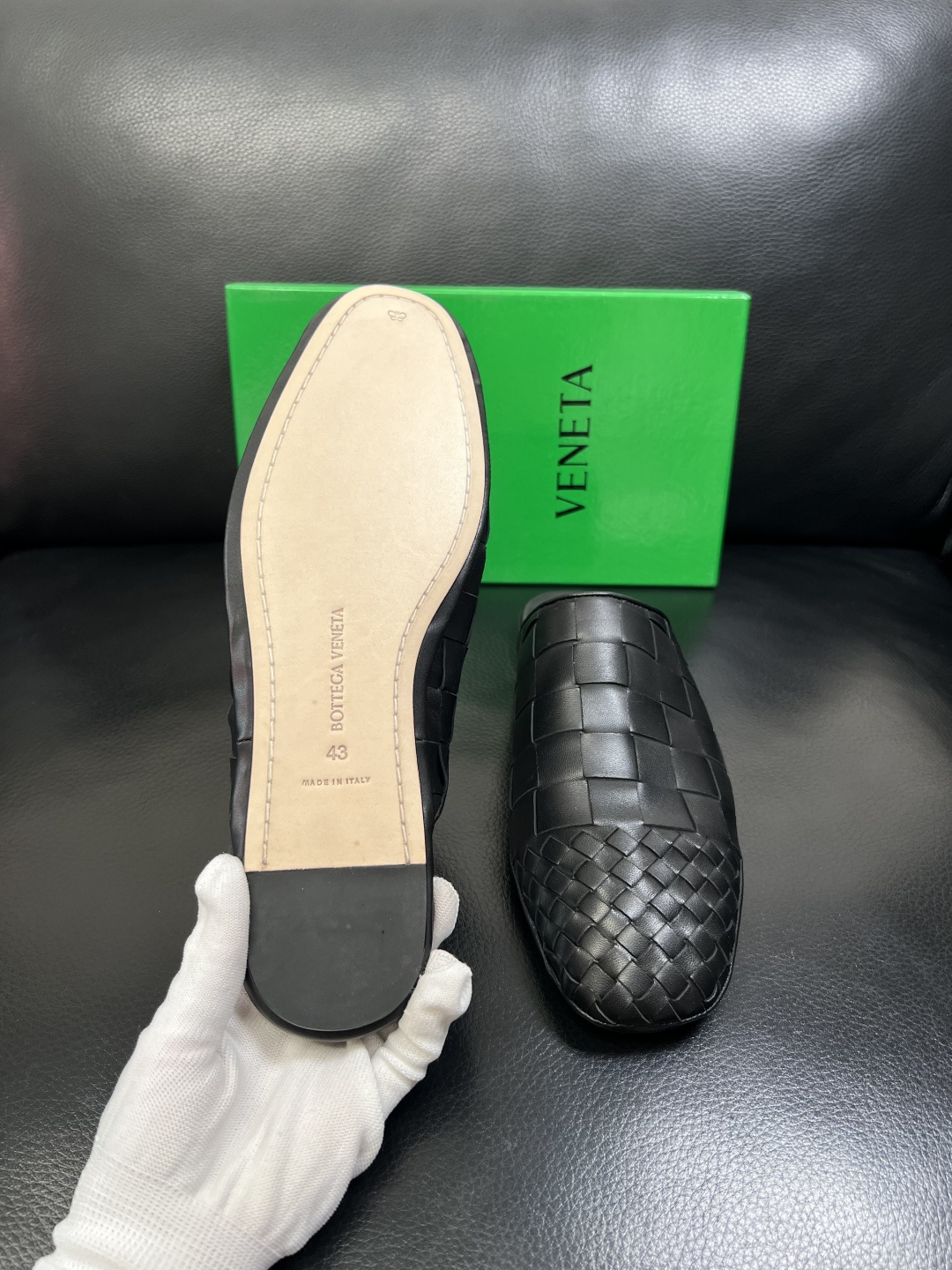 BOTTEGA VENETA 顶级代购 葆蝶家 专柜同步，鞋面意大利进口编织牛皮面料，透气牛皮内里舒适，