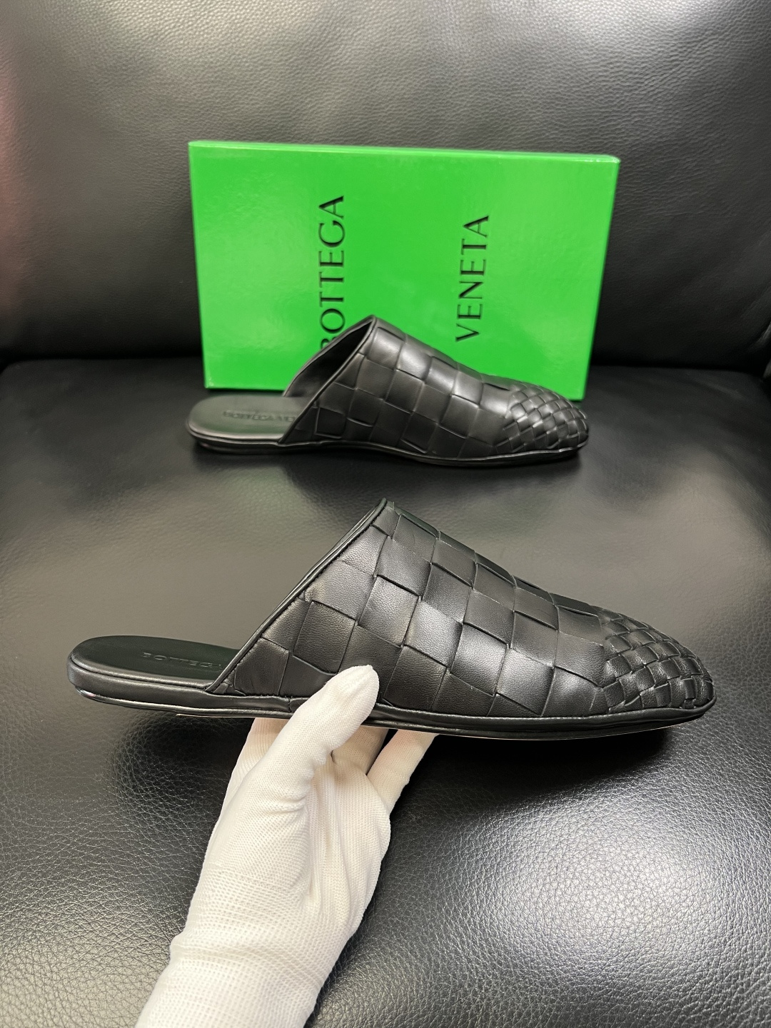 BOTTEGA VENETA 顶级代购 葆蝶家 专柜同步，鞋面意大利进口编织牛皮面料，透气牛皮内里舒适，