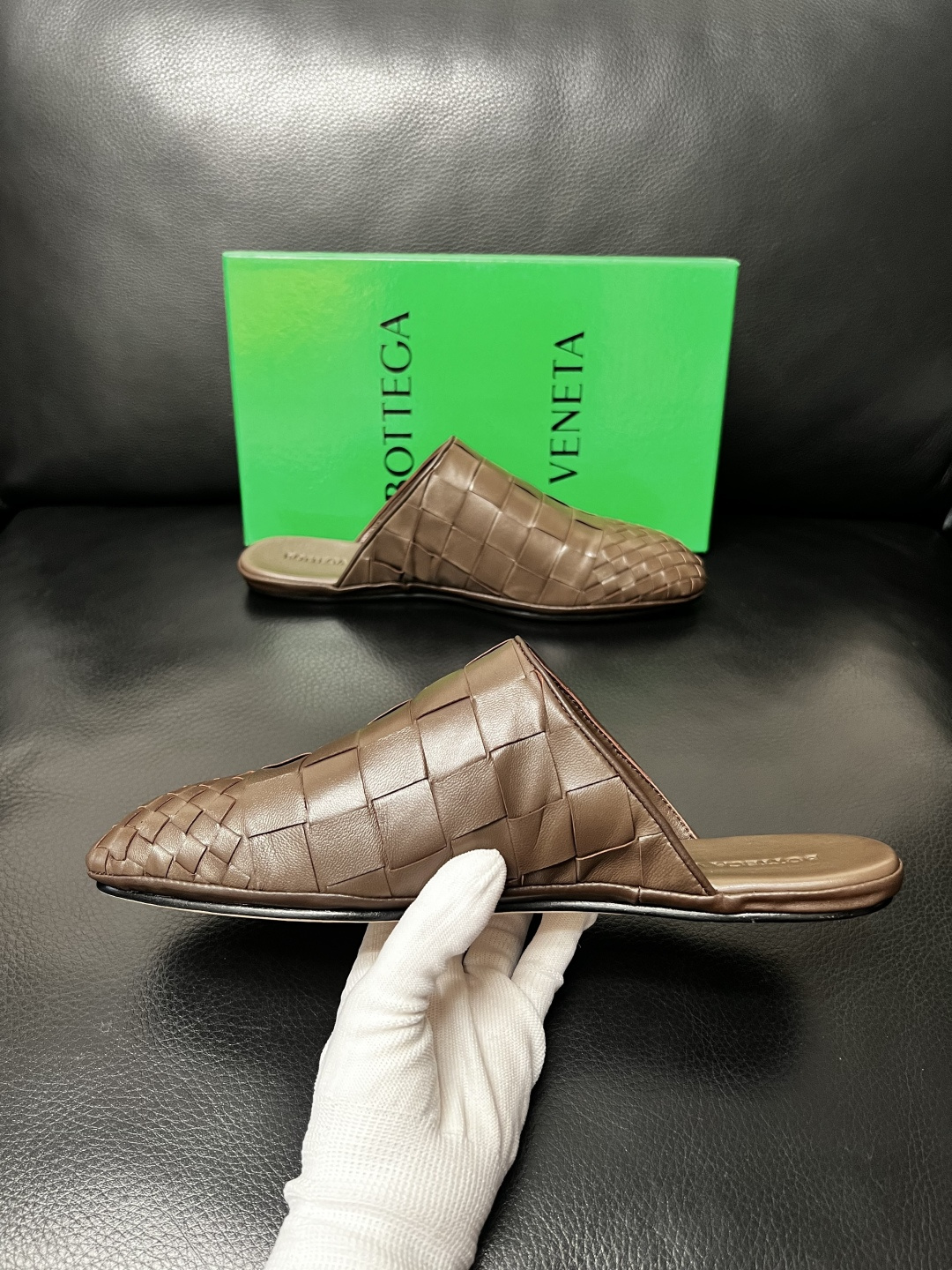 BOTTEGA VENETA 顶级代购 葆蝶家 专柜同步，鞋面意大利进口编织牛皮面料，透气牛皮内里舒适，