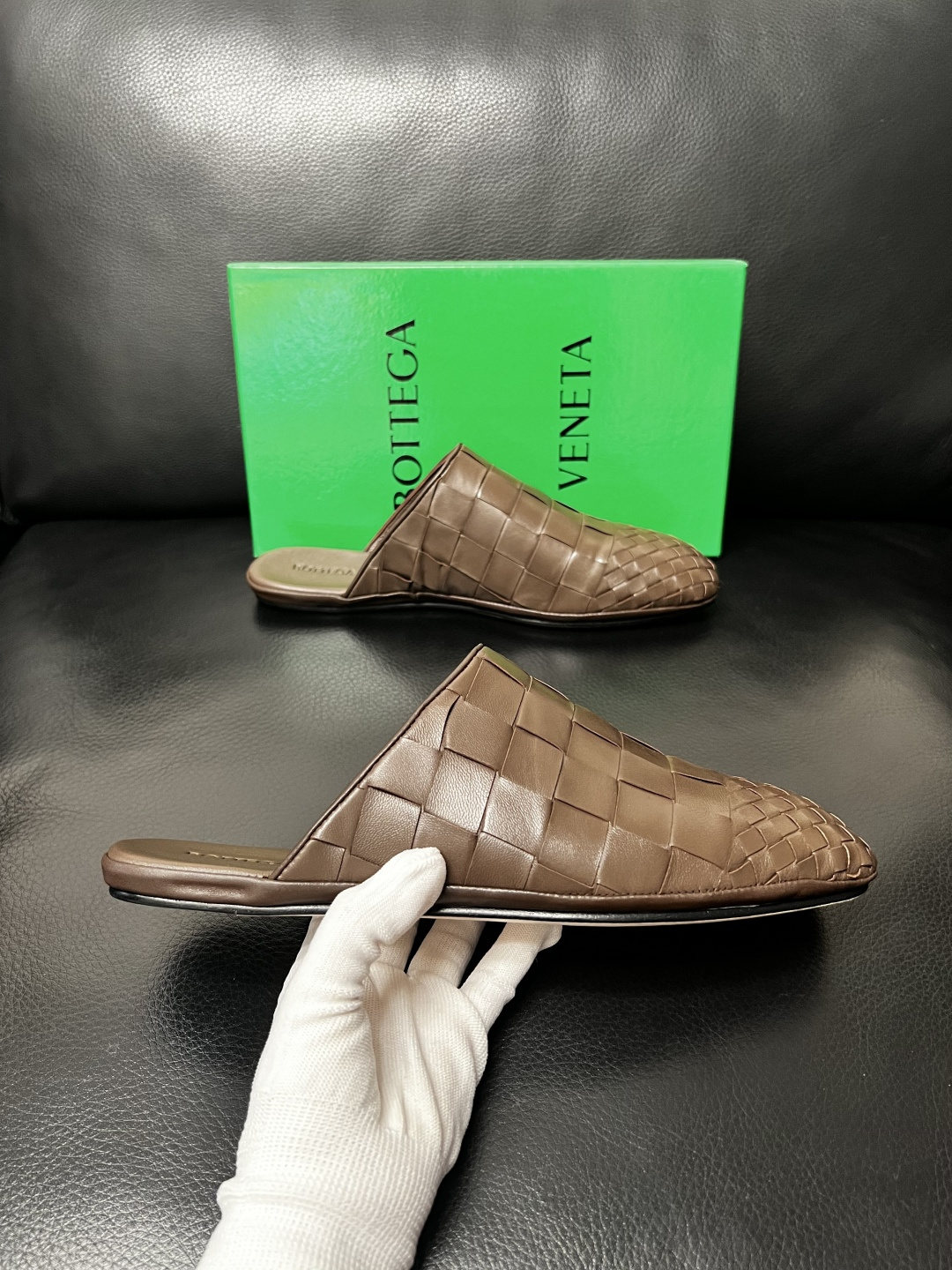 BOTTEGA VENETA 顶级代购 葆蝶家 专柜同步，鞋面意大利进口编织牛皮面料，透气牛皮内里舒适，