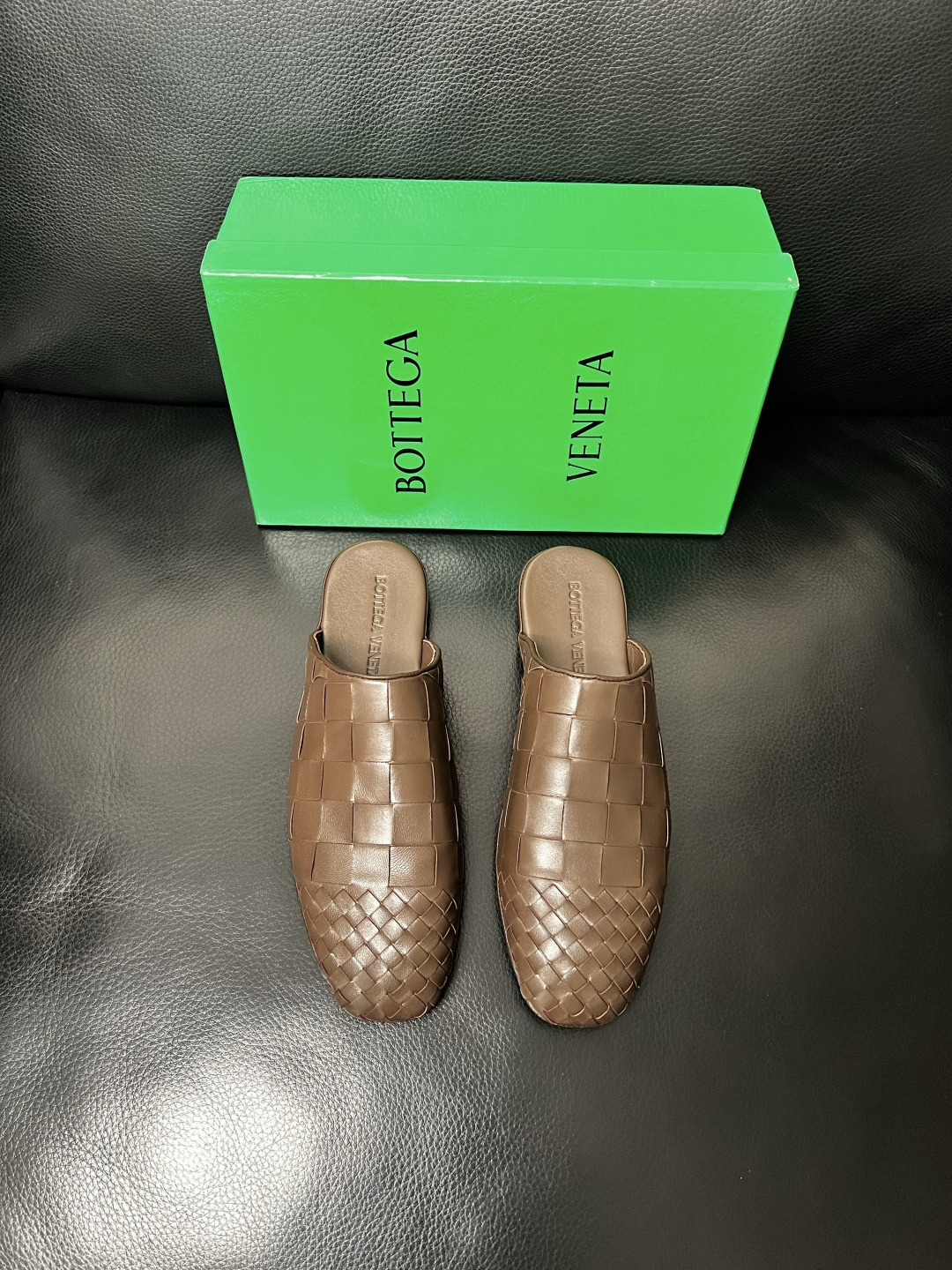 BOTTEGA VENETA 顶级代购 葆蝶家 专柜同步，鞋面意大利进口编织牛皮面料，透气牛皮内里舒适，