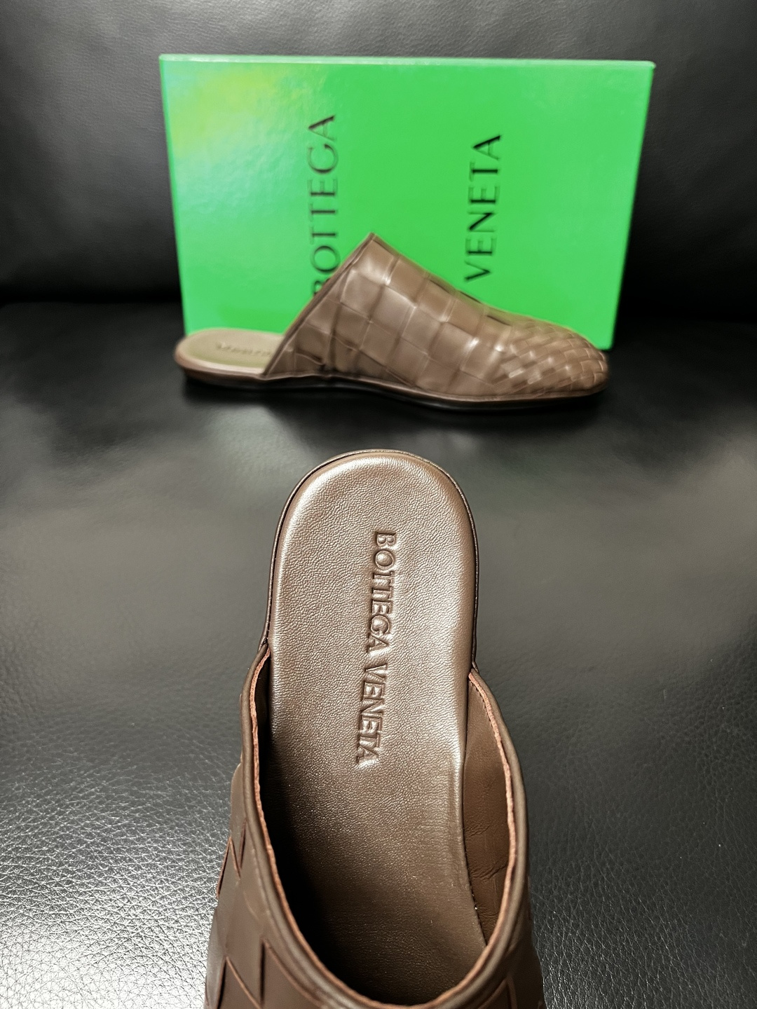 BOTTEGA VENETA 顶级代购 葆蝶家 专柜同步，鞋面意大利进口编织牛皮面料，透气牛皮内里舒适，