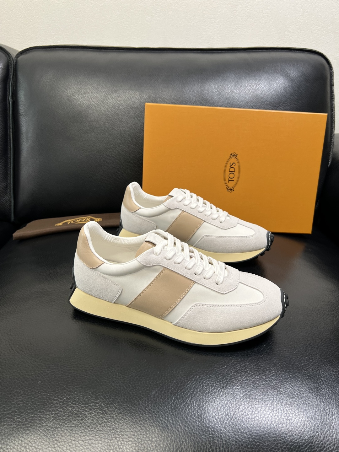 Tods 高品质 顶级工艺品 托德斯 专柜新款原厂配置，意大利进口牛皮拼布面料，进口牛里垫，透气舒适，鞋