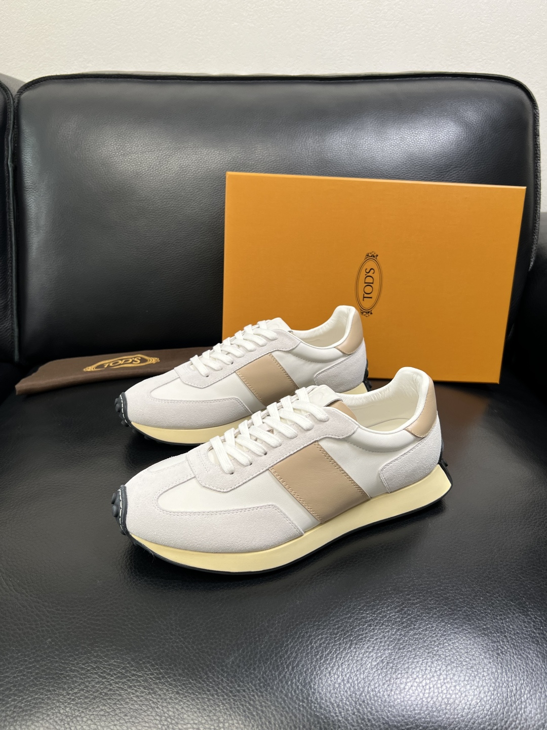 Tods 高品质 顶级工艺品 托德斯 专柜新款原厂配置，意大利进口牛皮拼布面料，进口牛里垫，透气舒适，鞋