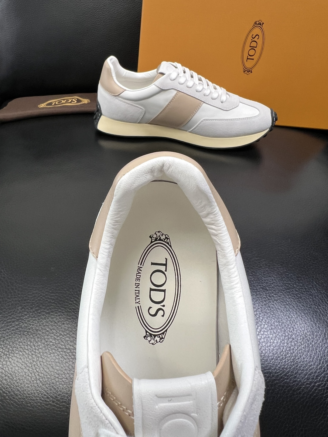 Tods 高品质 顶级工艺品 托德斯 专柜新款原厂配置，意大利进口牛皮拼布面料，进口牛里垫，透气舒适，鞋