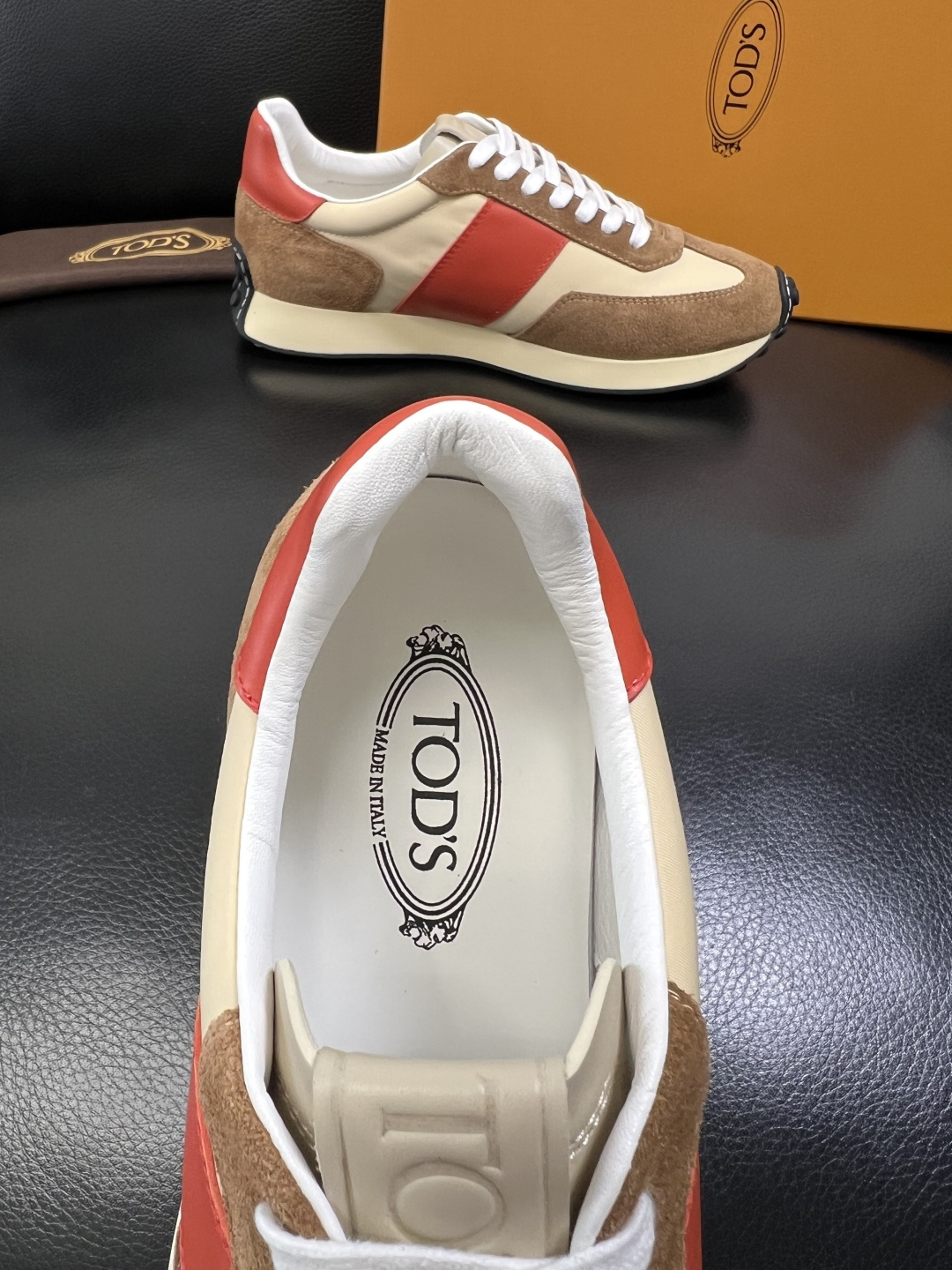 Tods 高品质 顶级工艺品 托德斯 专柜新款原厂配置，意大利进口牛皮拼布面料，进口牛里垫，透气舒适，鞋