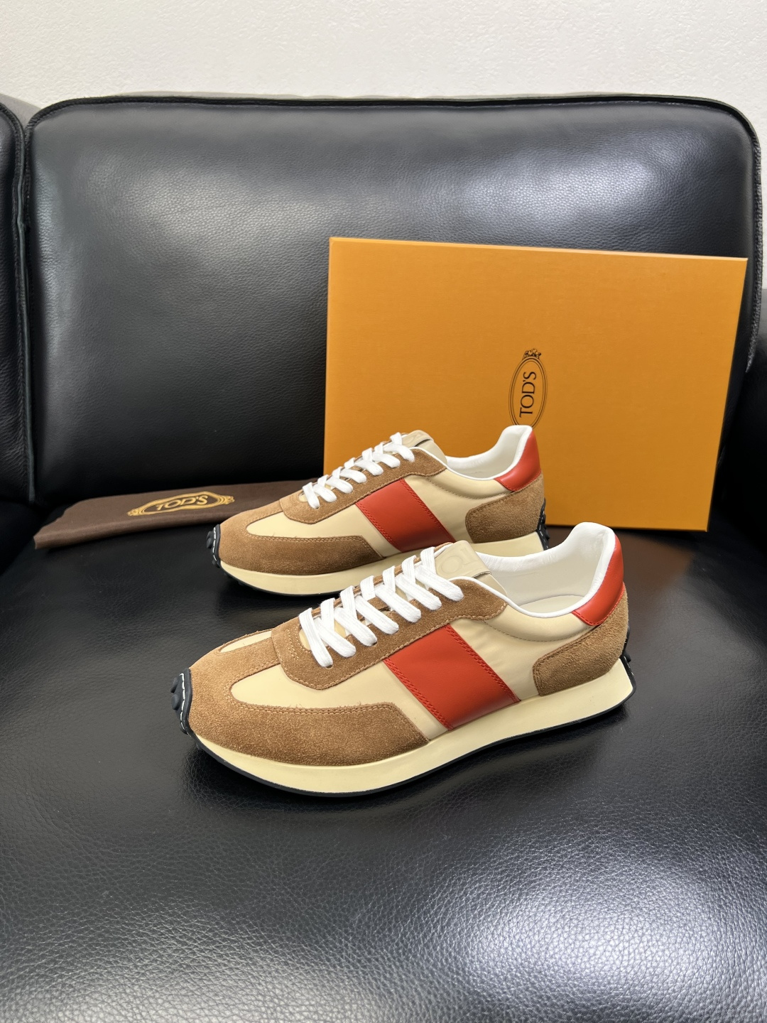 Tods 高品质 顶级工艺品 托德斯 专柜新款原厂配置，意大利进口牛皮拼布面料，进口牛里垫，透气舒适，鞋