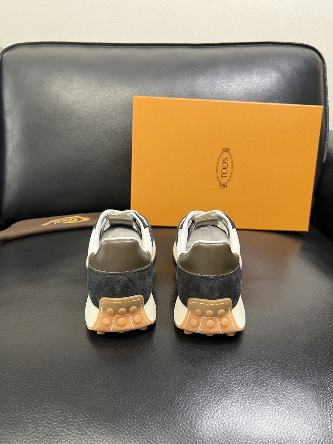 Tods 高品质 顶级工艺品 托德斯 专柜新款原厂配置，意大利进口牛皮拼布面料，进口牛里垫，透气舒适，鞋