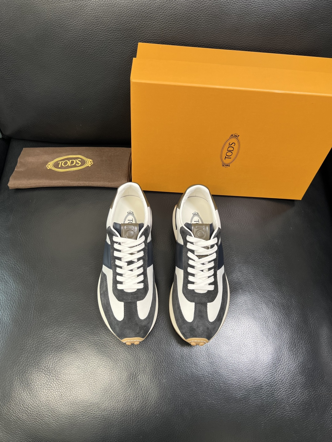 Tods 高品质 顶级工艺品 托德斯 专柜新款原厂配置，意大利进口牛皮拼布面料，进口牛里垫，透气舒适，鞋