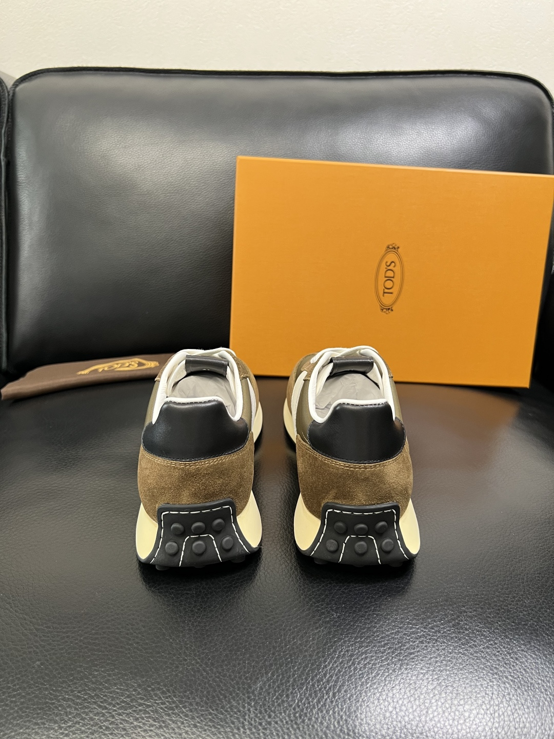 Tods 高品质 顶级工艺品 托德斯 专柜新款原厂配置，意大利进口牛皮拼布面料，进口牛里垫，透气舒适，鞋