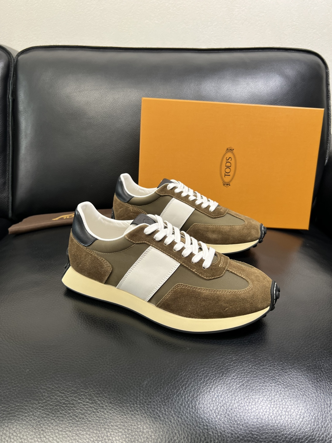 Tods 高品质 顶级工艺品 托德斯 专柜新款原厂配置，意大利进口牛皮拼布面料，进口牛里垫，透气舒适，鞋