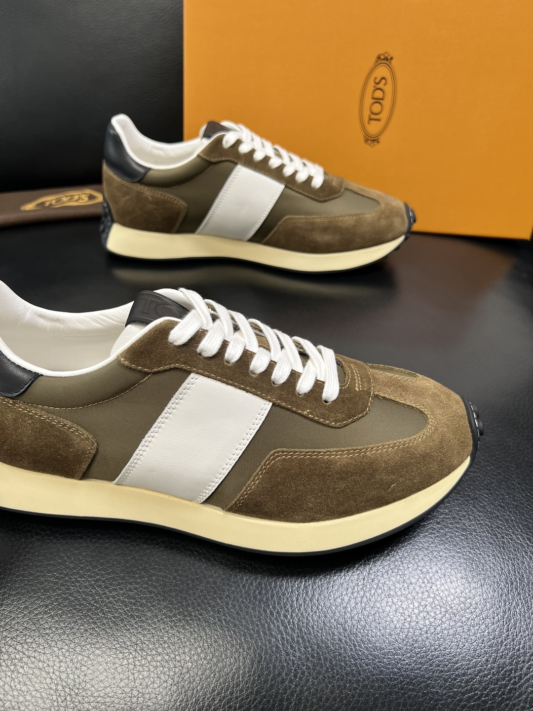 Tods 高品质 顶级工艺品 托德斯 专柜新款原厂配置，意大利进口牛皮拼布面料，进口牛里垫，透气舒适，鞋