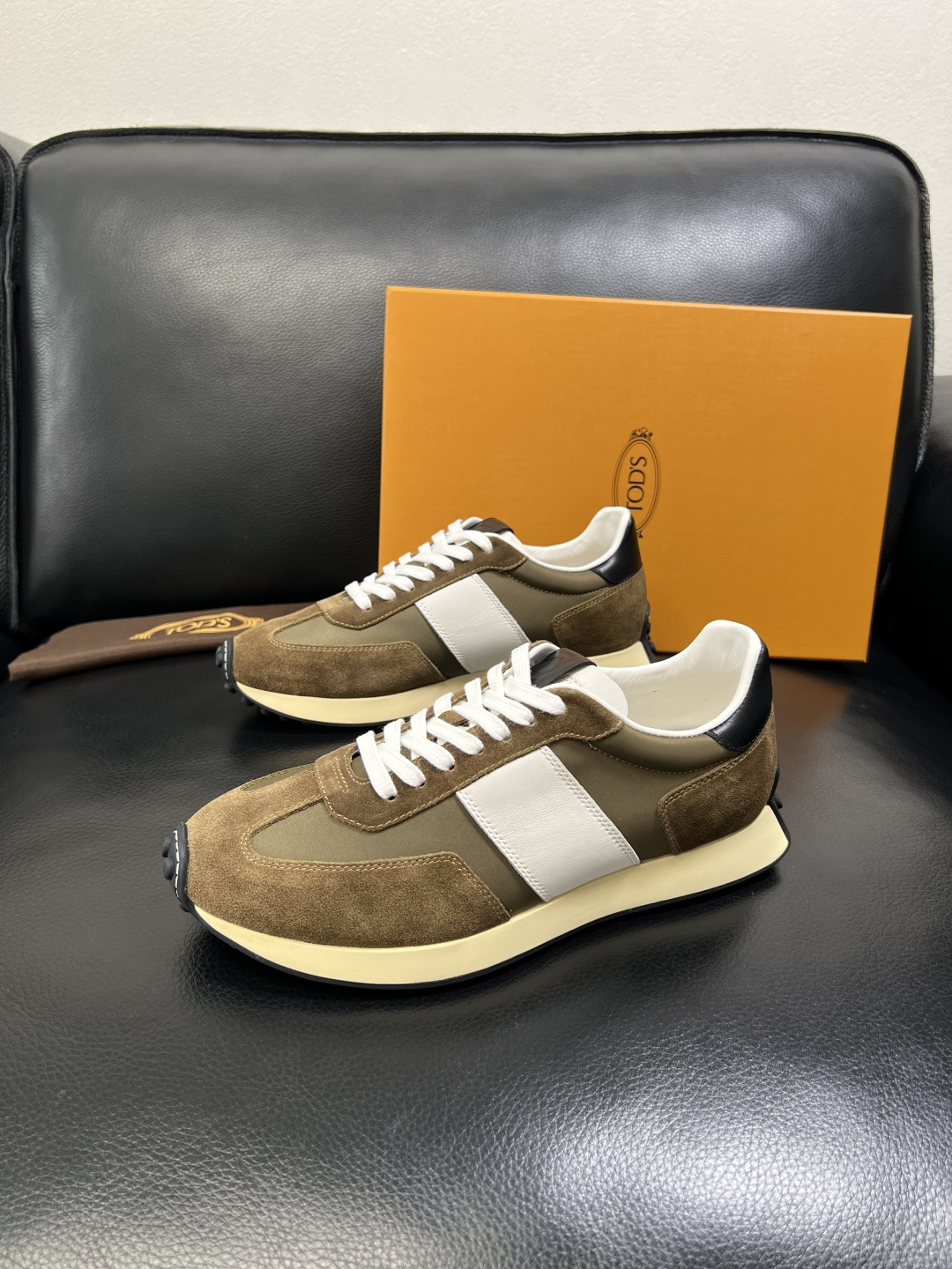 Tods 高品质 顶级工艺品 托德斯 专柜新款原厂配置，意大利进口牛皮拼布面料，进口牛里垫，透气舒适，鞋