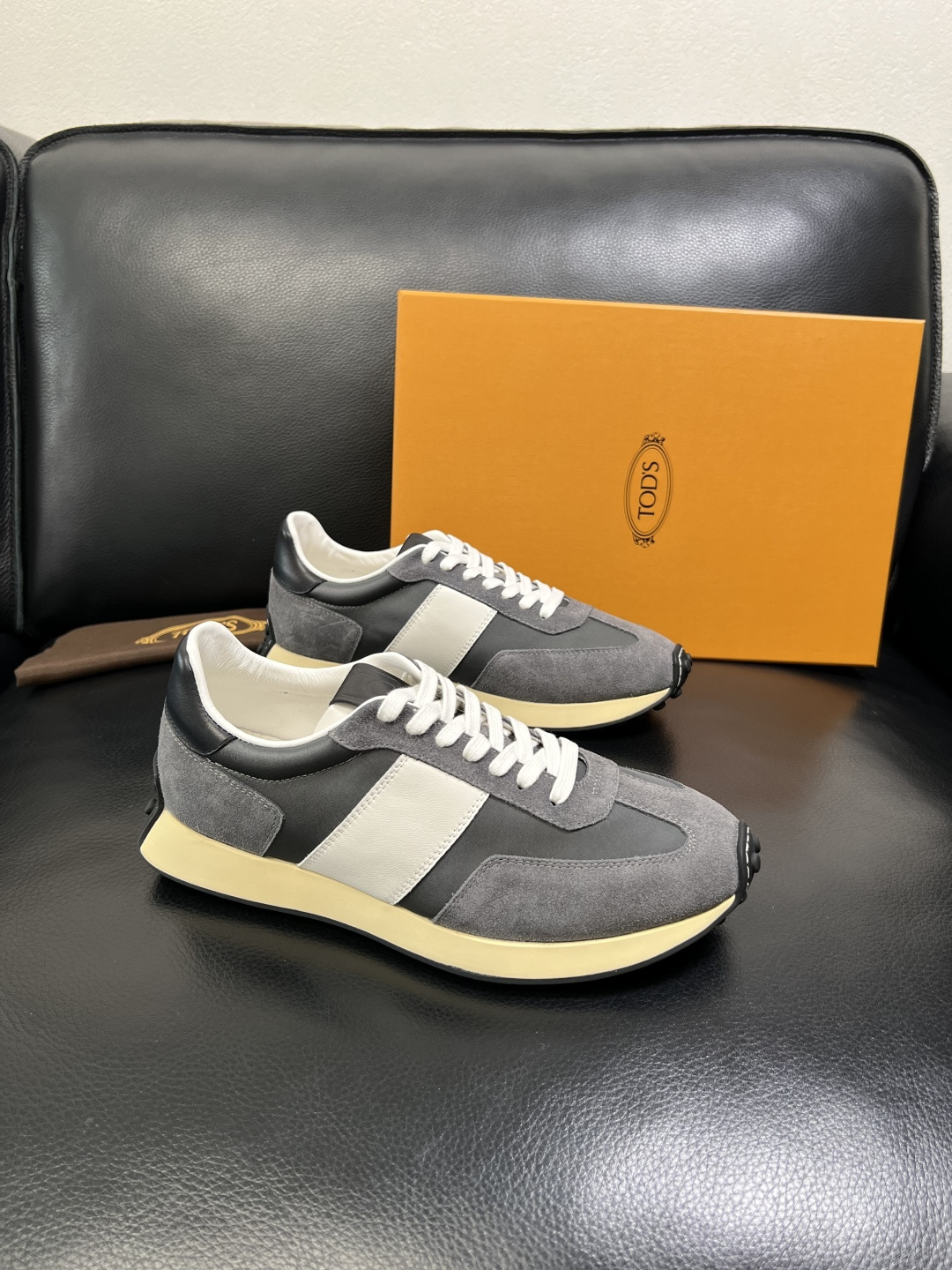 Tods 高品质 顶级工艺品 托德斯 专柜新款原厂配置，意大利进口牛皮拼布面料，进口牛里垫，透气舒适，鞋