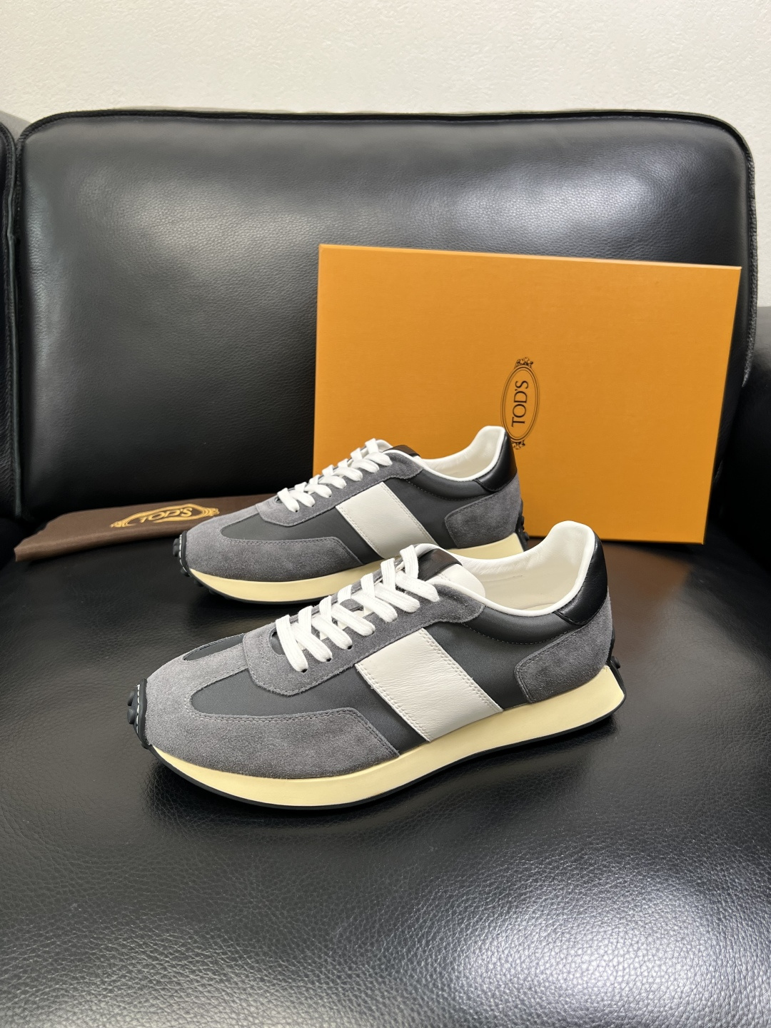 Tods 高品质 顶级工艺品 托德斯 专柜新款原厂配置，意大利进口牛皮拼布面料，进口牛里垫，透气舒适，鞋