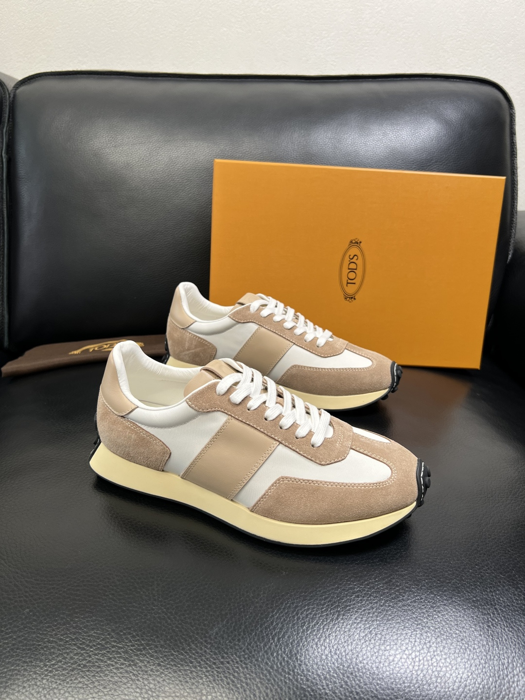 Tods 高品质 顶级工艺品 托德斯 专柜新款原厂配置，意大利进口牛皮拼布面料，进口牛里垫，透气舒适，鞋