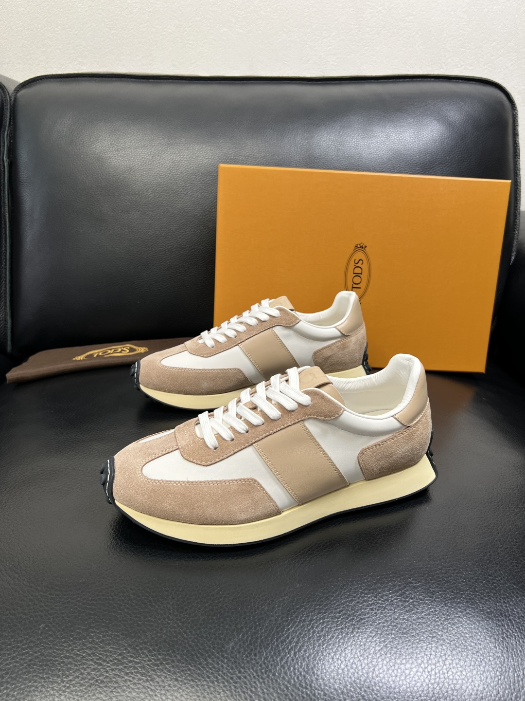 Tods 高品质 顶级工艺品 托德斯 专柜新款原厂配置，意大利进口牛皮拼布面料，进口牛里垫，透气舒适，鞋