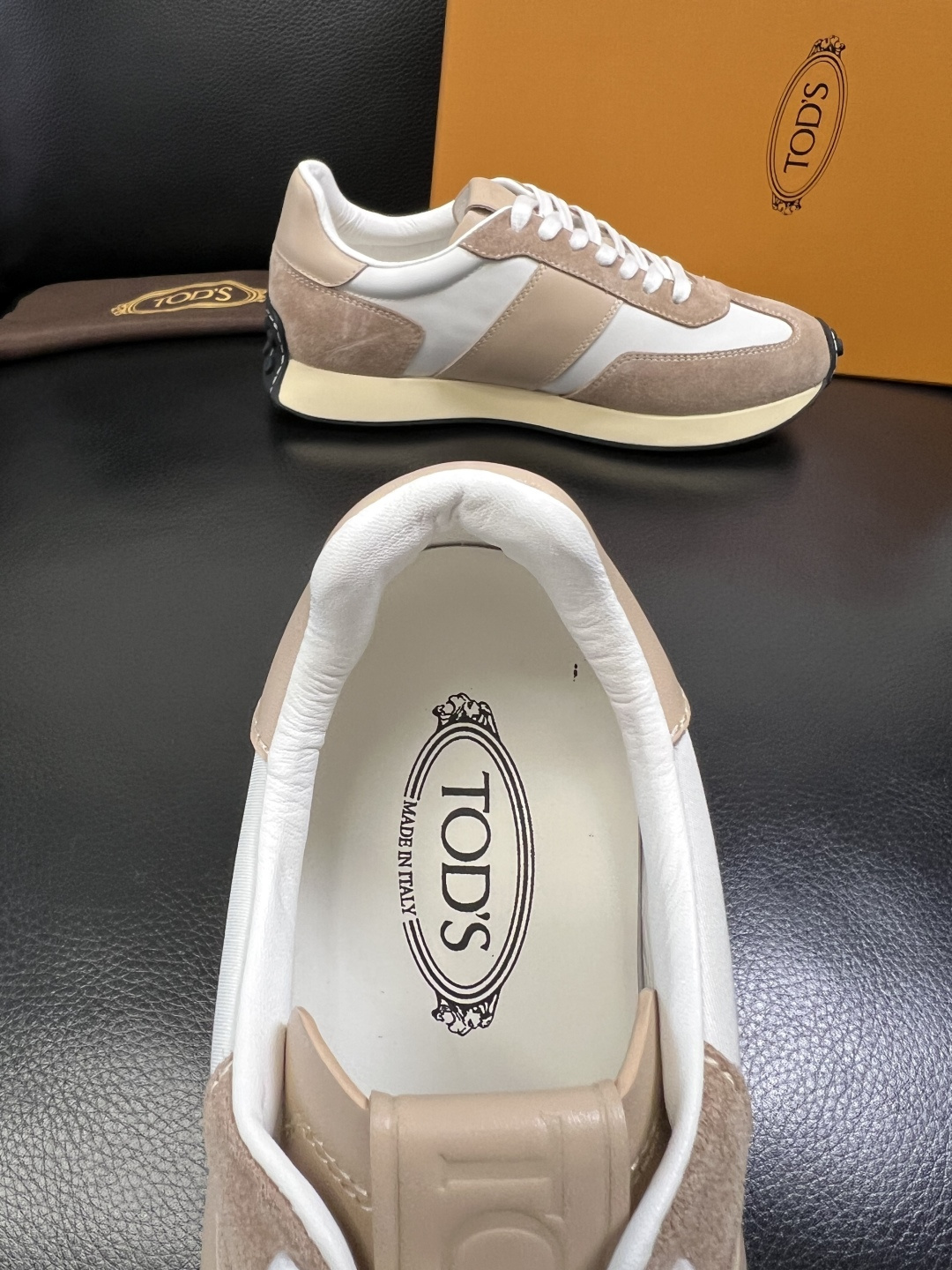 Tods 高品质 顶级工艺品 托德斯 专柜新款原厂配置，意大利进口牛皮拼布面料，进口牛里垫，透气舒适，鞋