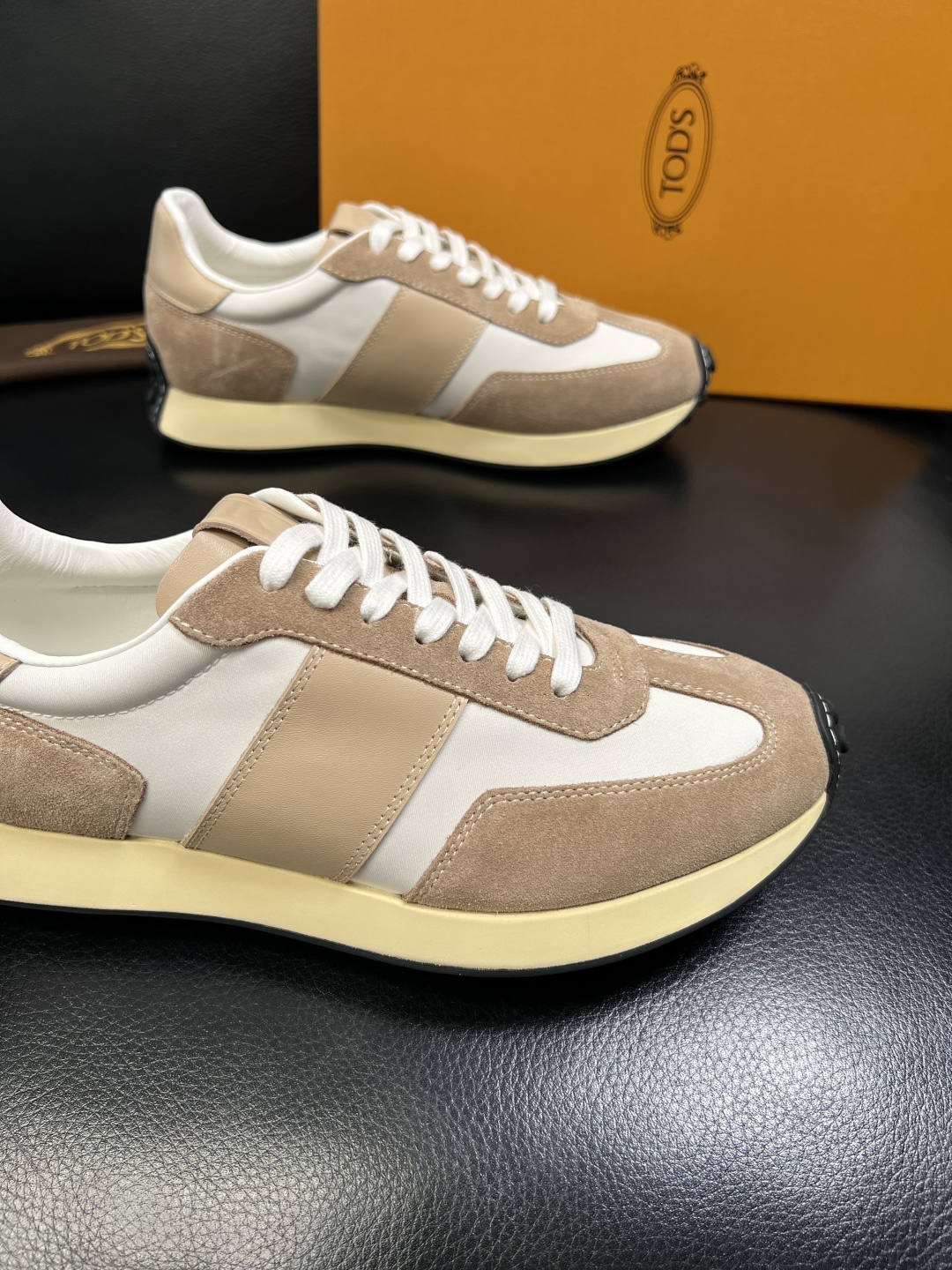 Tods 高品质 顶级工艺品 托德斯 专柜新款原厂配置，意大利进口牛皮拼布面料，进口牛里垫，透气舒适，鞋