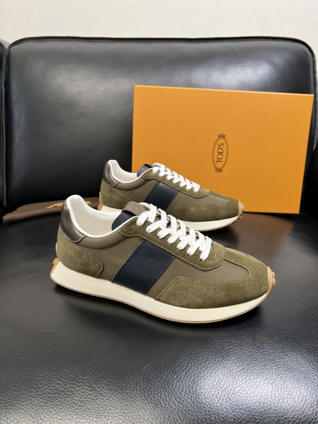 Tods 高品质 顶级工艺品 托德斯 专柜新款原厂配置，意大利进口牛皮拼布面料，进口牛里垫，透气舒适，鞋