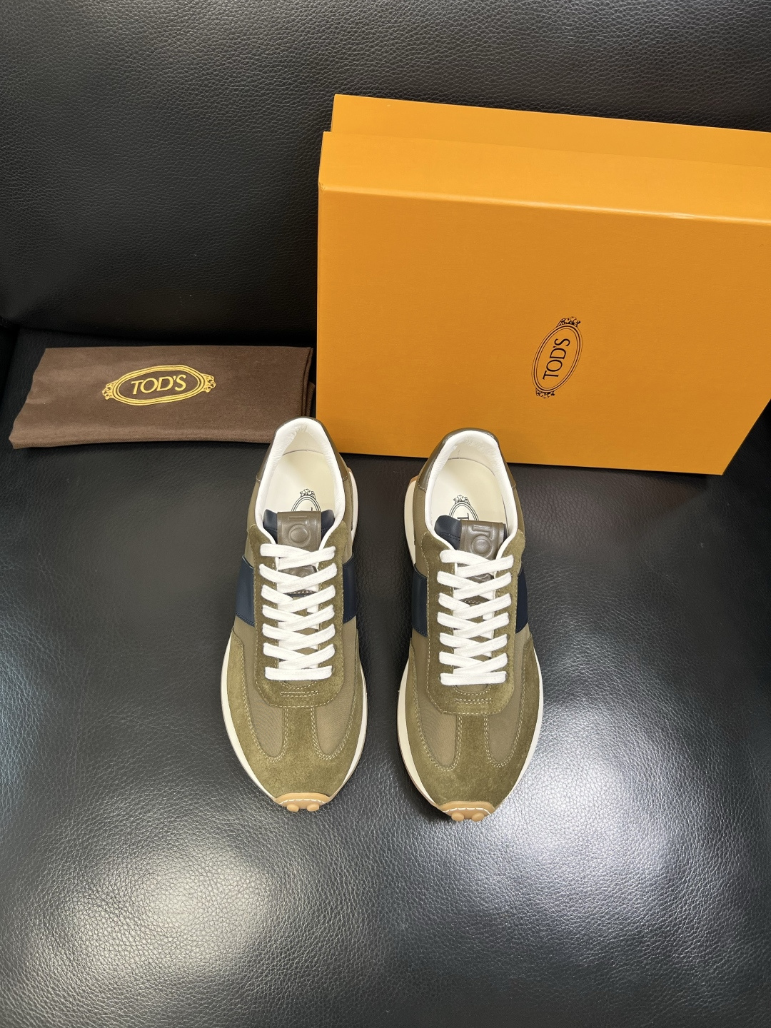 Tods 高品质 顶级工艺品 托德斯 专柜新款原厂配置，意大利进口牛皮拼布面料，进口牛里垫，透气舒适，鞋