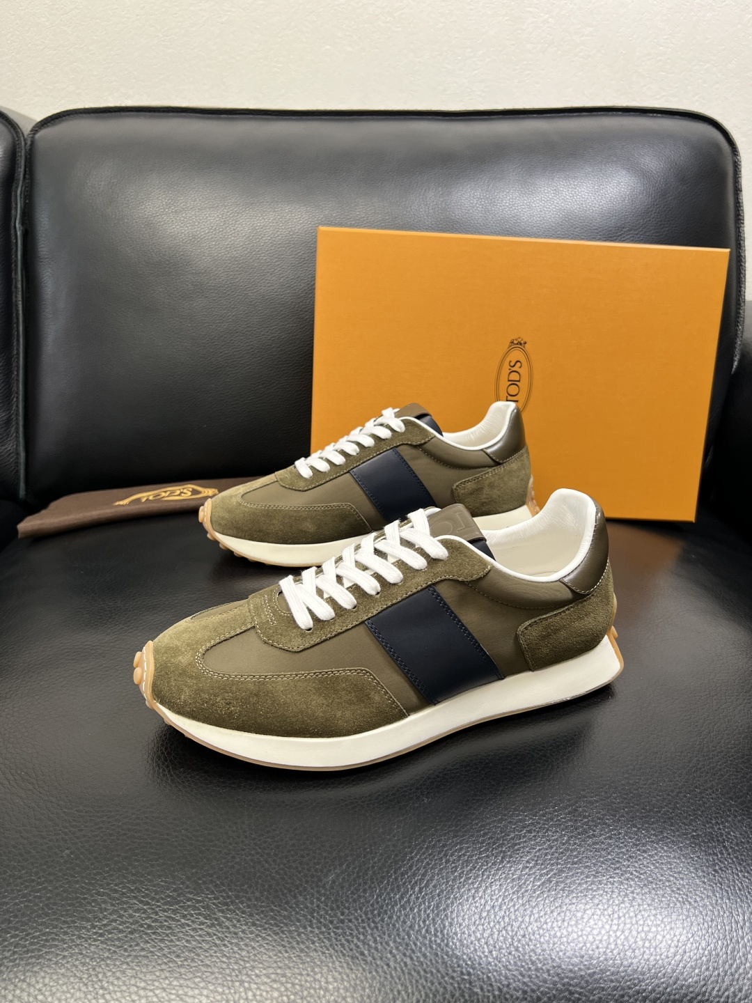 Tods 高品质 顶级工艺品 托德斯 专柜新款原厂配置，意大利进口牛皮拼布面料，进口牛里垫，透气舒适，鞋