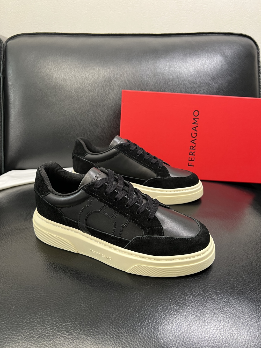 Ferragamo 高品质 顶级工艺品 菲拉格慕 专柜同步发售原厂配置，意大利进口原版牛皮，进口水染牛里