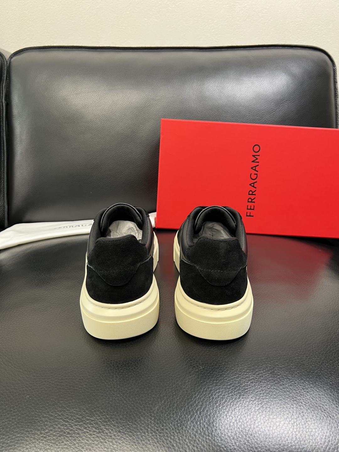 Ferragamo 高品质 顶级工艺品 菲拉格慕 专柜同步发售原厂配置，意大利进口原版牛皮，进口水染牛里