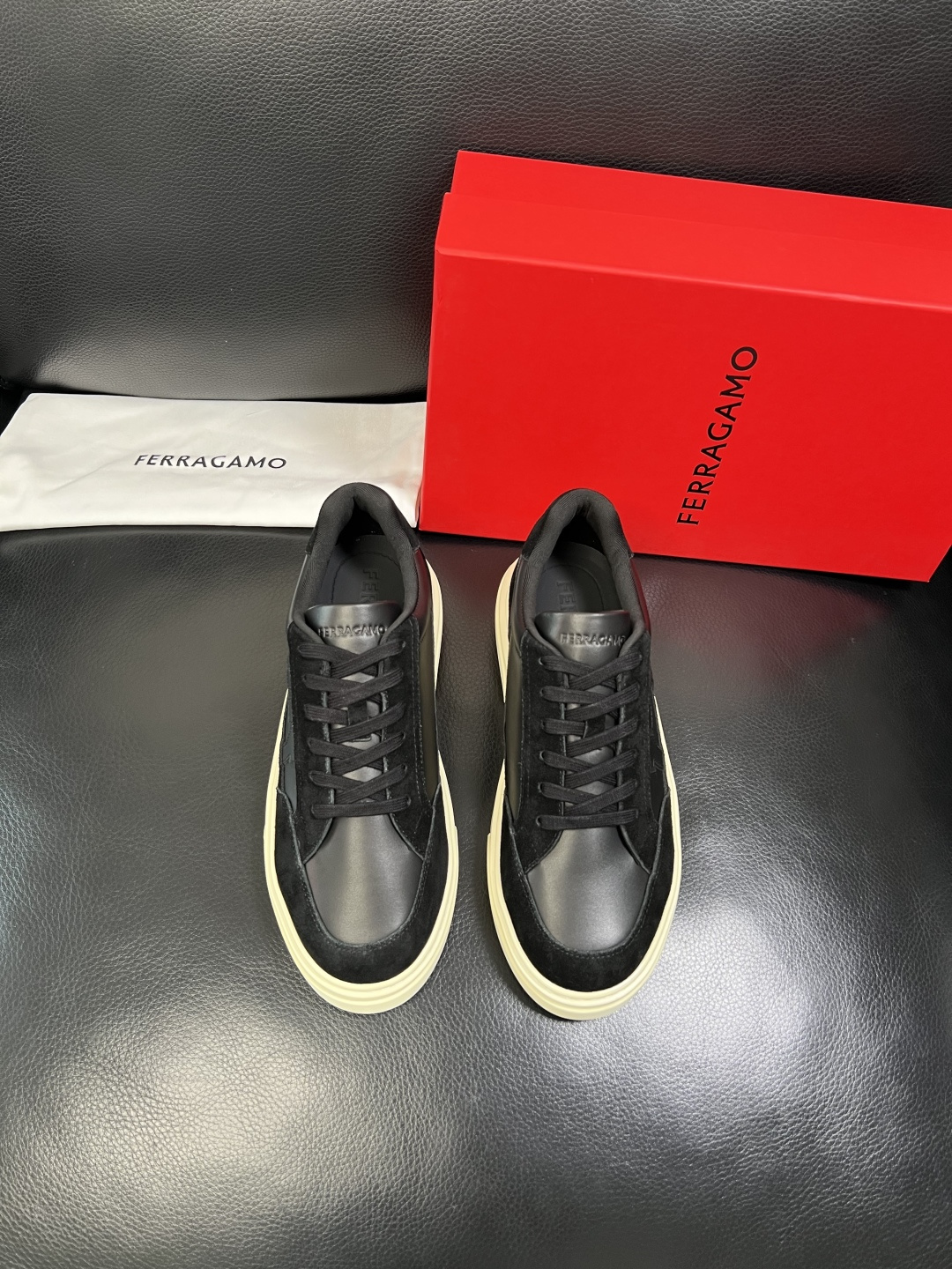 Ferragamo 高品质 顶级工艺品 菲拉格慕 专柜同步发售原厂配置，意大利进口原版牛皮，进口水染牛里