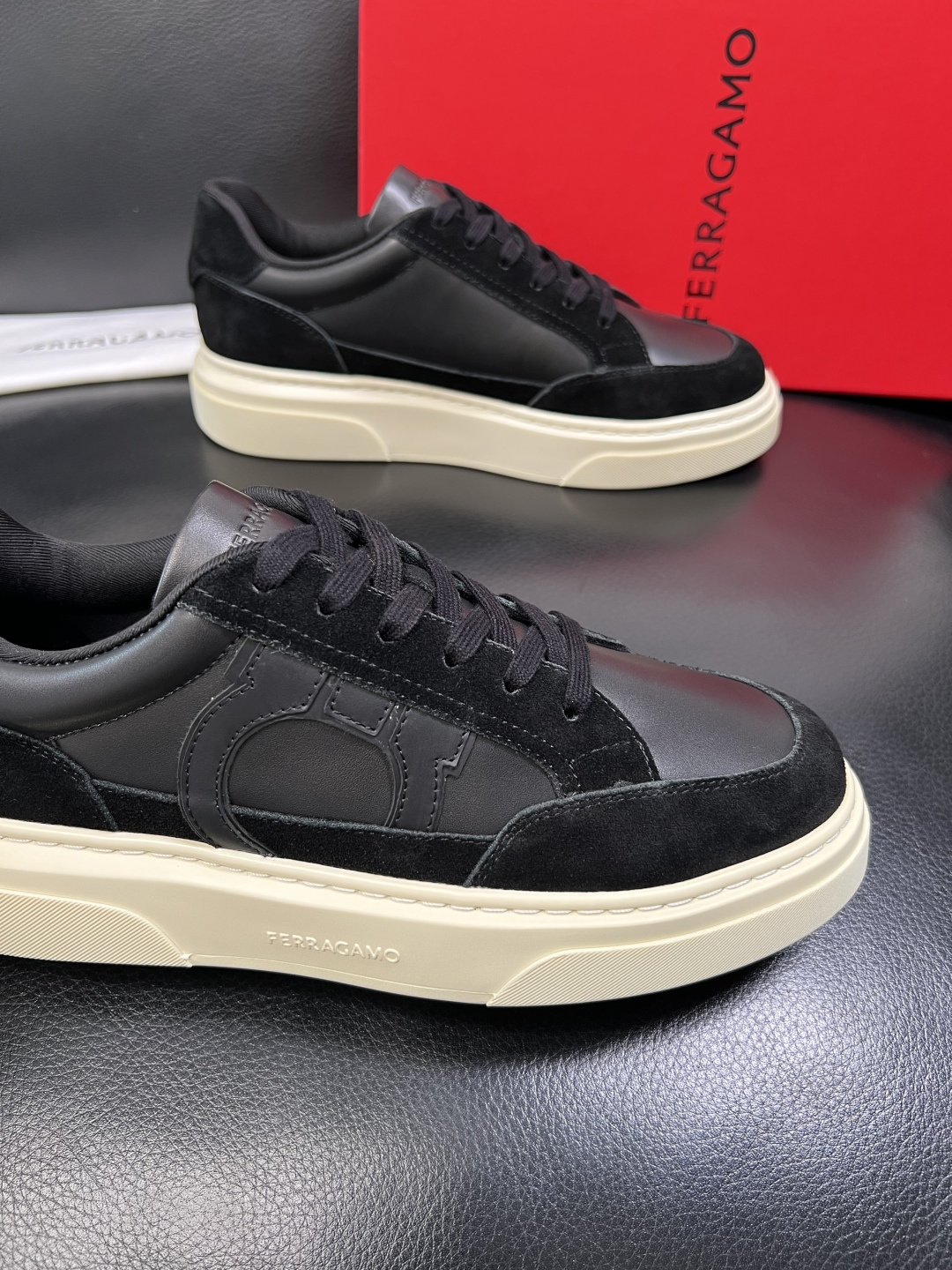 Ferragamo 高品质 顶级工艺品 菲拉格慕 专柜同步发售原厂配置，意大利进口原版牛皮，进口水染牛里