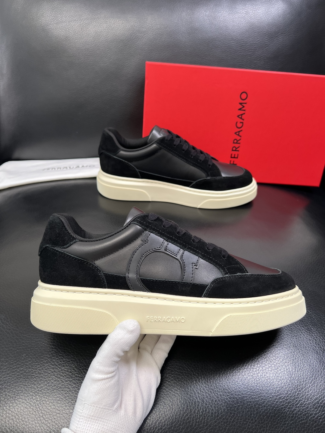 Ferragamo 高品质 顶级工艺品 菲拉格慕 专柜同步发售原厂配置，意大利进口原版牛皮，进口水染牛里