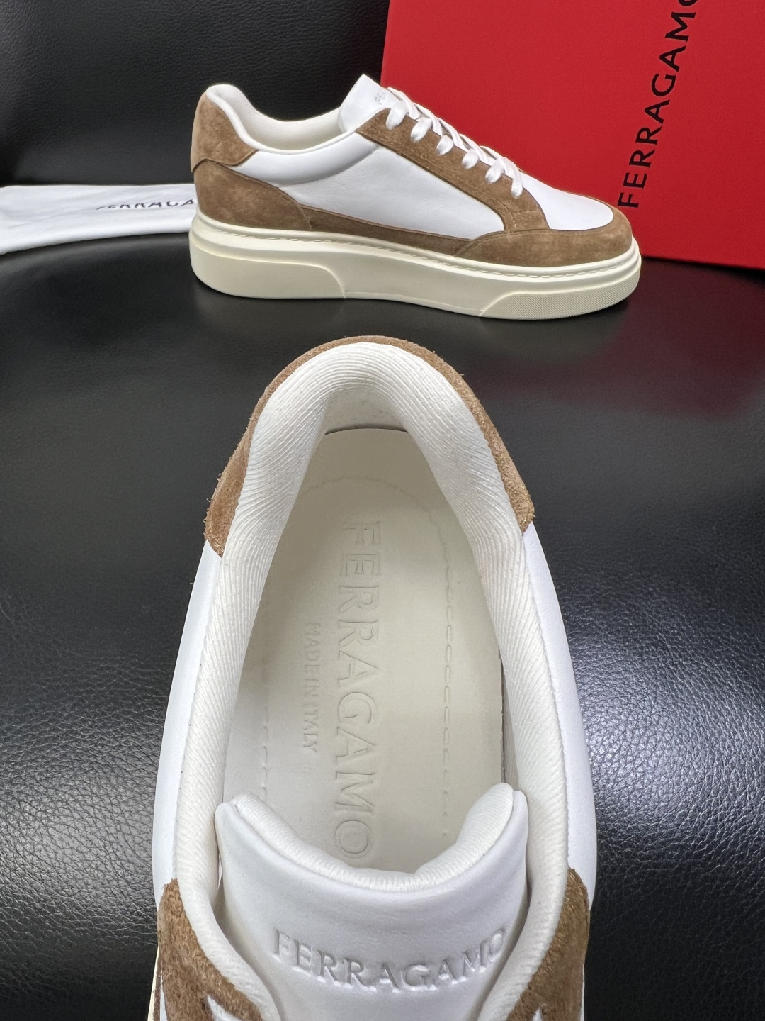 Ferragamo 高品质 顶级工艺品 菲拉格慕 专柜同步发售原厂配置，意大利进口原版牛皮，进口水染牛里