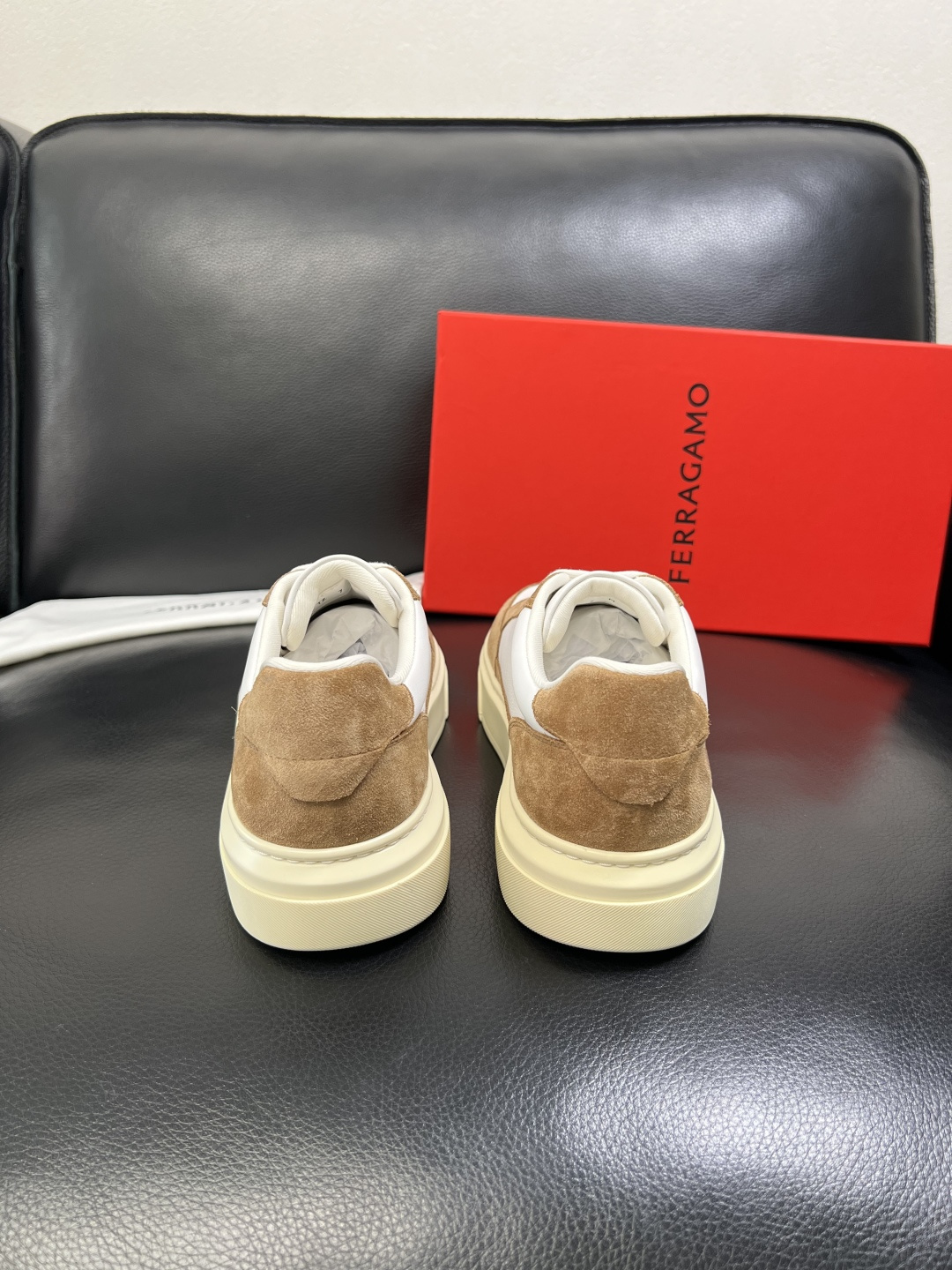 Ferragamo 高品质 顶级工艺品 菲拉格慕 专柜同步发售原厂配置，意大利进口原版牛皮，进口水染牛里