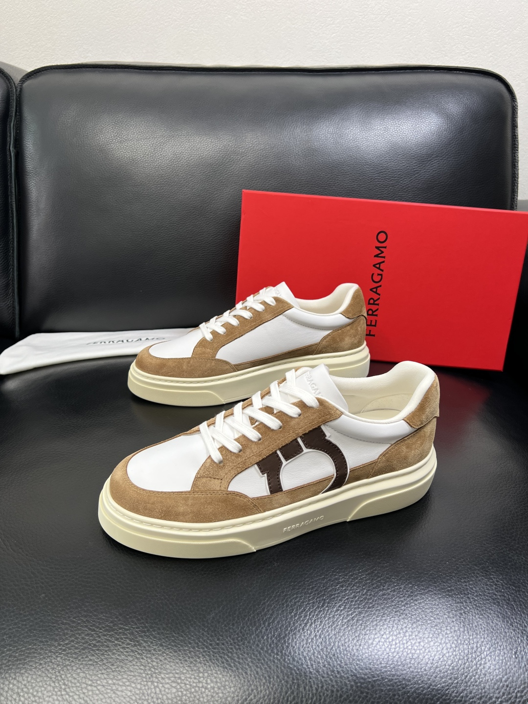 Ferragamo 高品质 顶级工艺品 菲拉格慕 专柜同步发售原厂配置，意大利进口原版牛皮，进口水染牛里