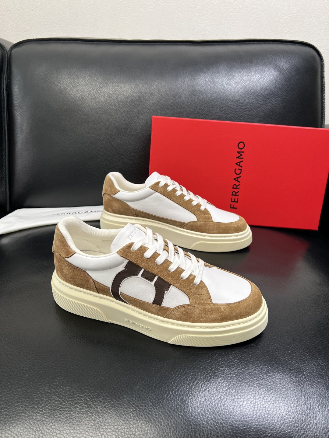 Ferragamo 高品质 顶级工艺品 菲拉格慕 专柜同步发售原厂配置，意大利进口原版牛皮，进口水染牛里