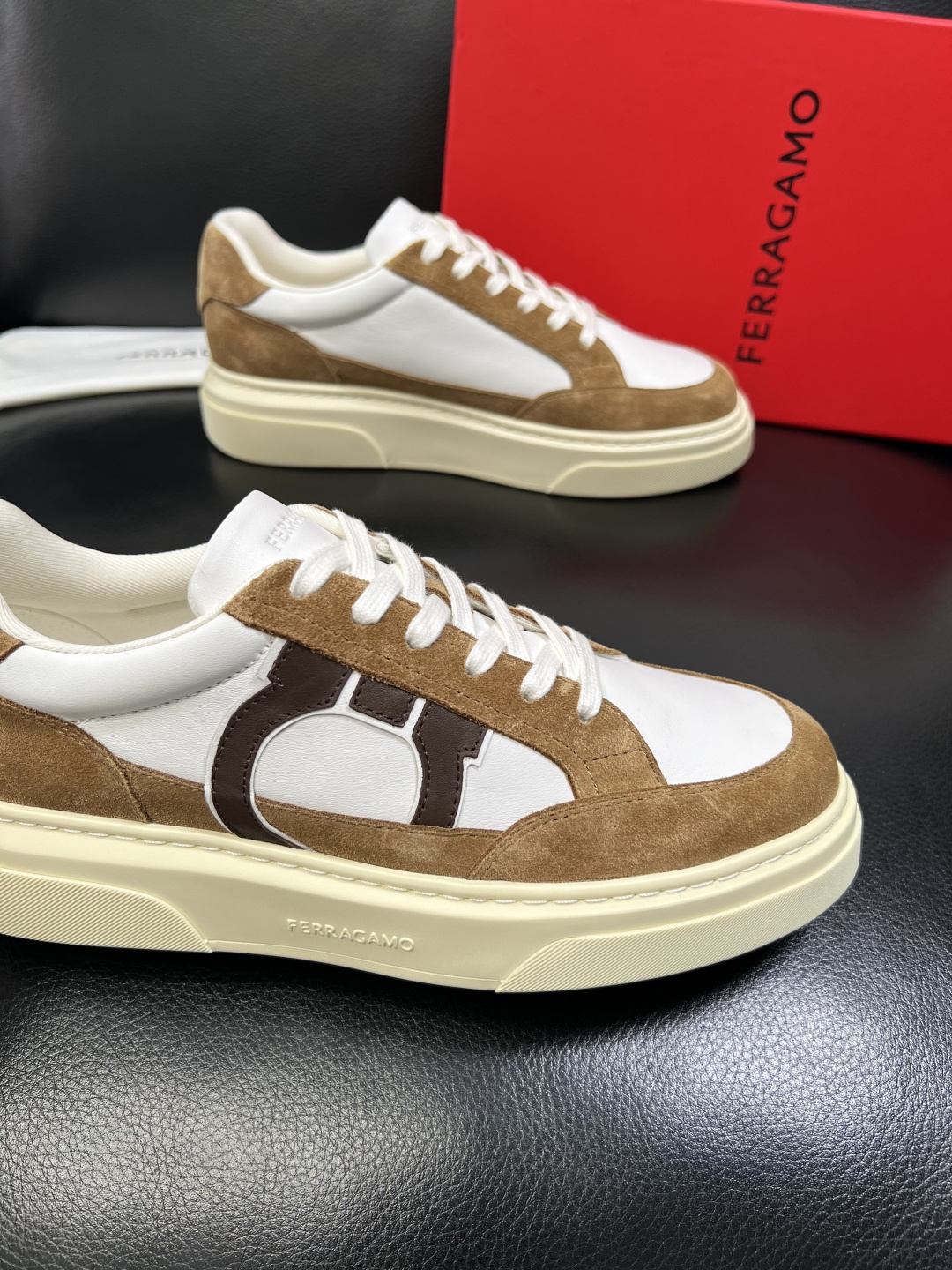 Ferragamo 高品质 顶级工艺品 菲拉格慕 专柜同步发售原厂配置，意大利进口原版牛皮，进口水染牛里