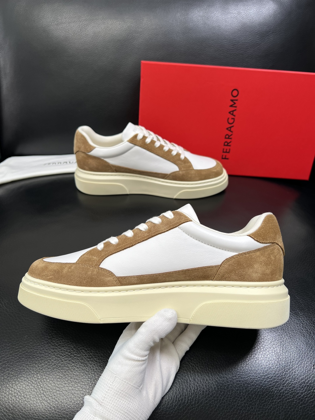 Ferragamo 高品质 顶级工艺品 菲拉格慕 专柜同步发售原厂配置，意大利进口原版牛皮，进口水染牛里