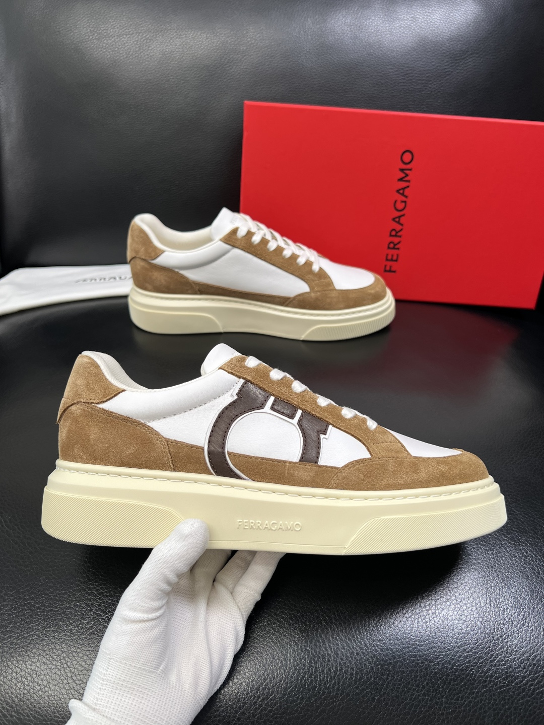 Ferragamo 高品质 顶级工艺品 菲拉格慕 专柜同步发售原厂配置，意大利进口原版牛皮，进口水染牛里