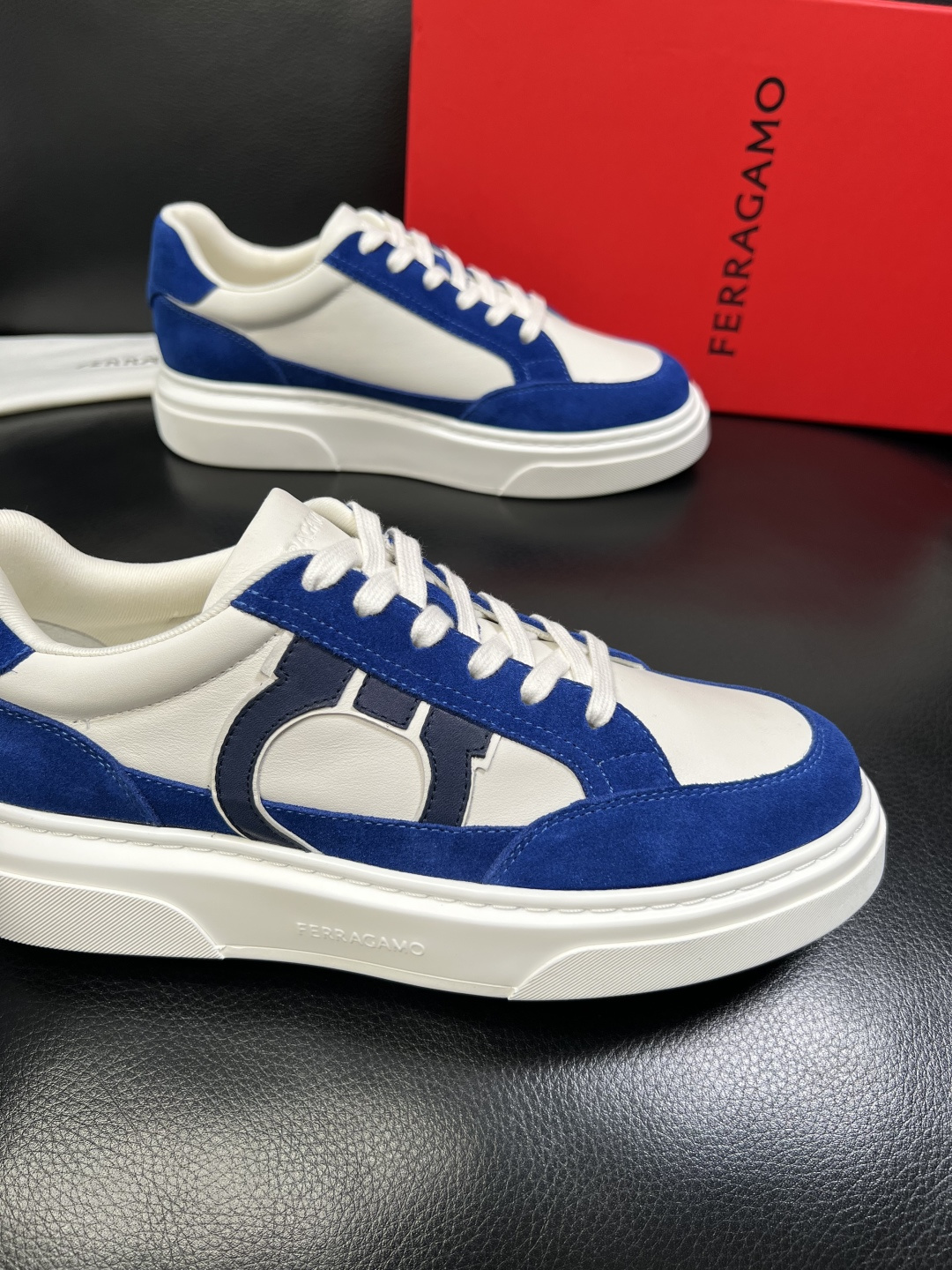 Ferragamo 高品质 顶级工艺品 菲拉格慕 专柜同步发售原厂配置，意大利进口原版牛皮，进口水染牛里