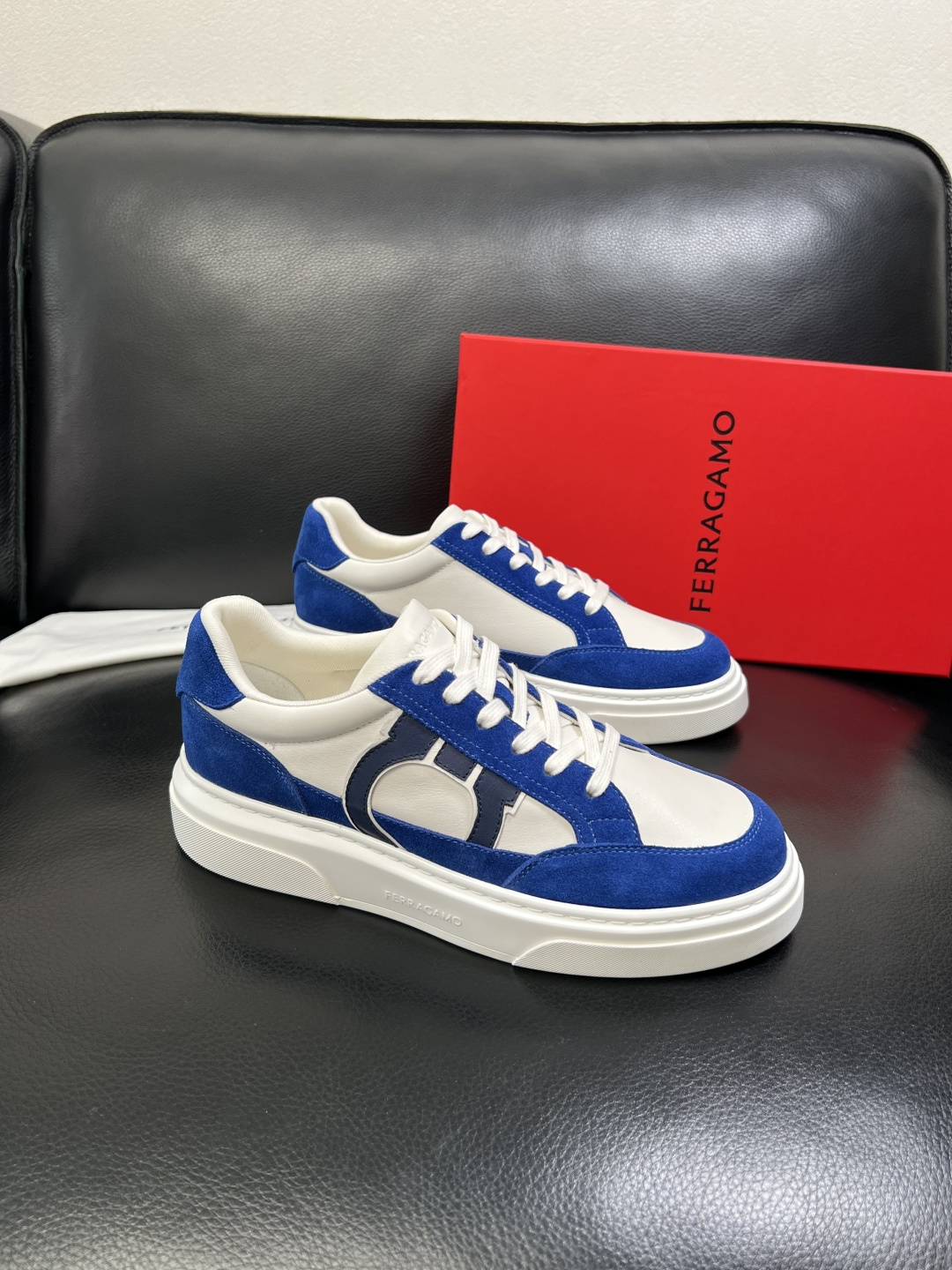 Ferragamo 高品质 顶级工艺品 菲拉格慕 专柜同步发售原厂配置，意大利进口原版牛皮，进口水染牛里